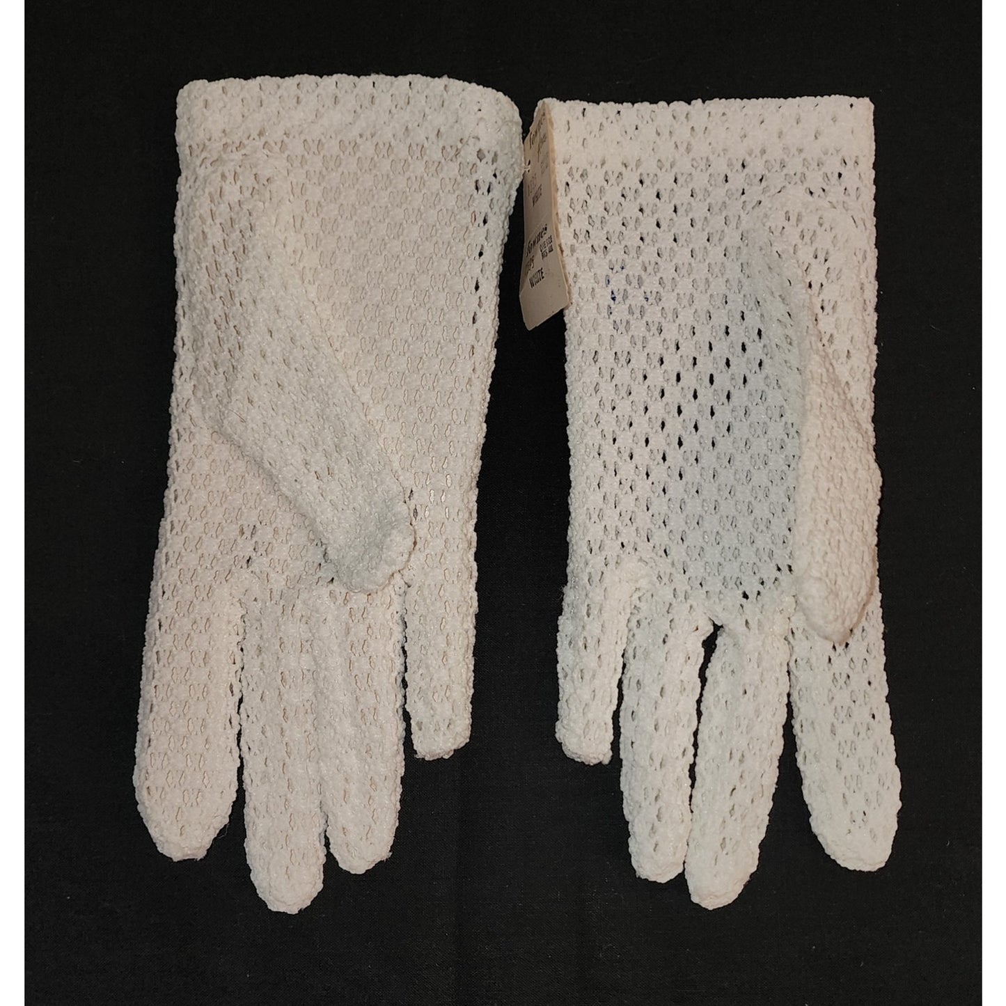 Unworn Vintage Gloves 1960s Thick Cream White Stretch Lace Gloves Fownes Mid Century Wedding Bridal NWT One Size