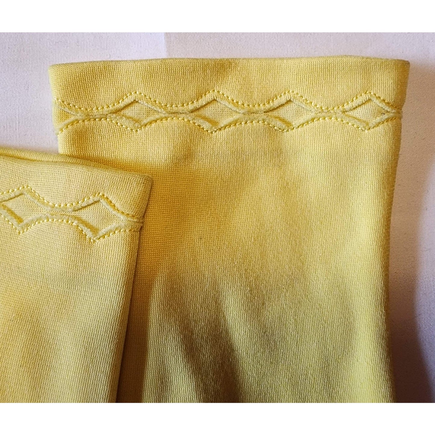 Vintage Yellow Gloves 1950s 60s Bright Yellow Nylon Wrist Gloves Unique Diamond Stitching Mid Century 7