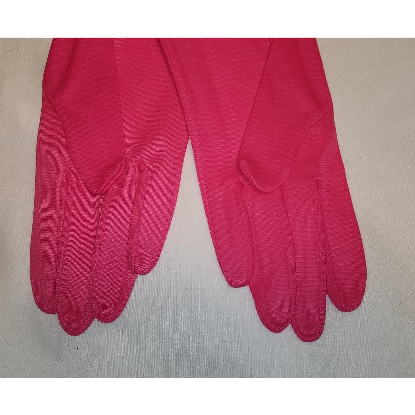 Vintage Unworn Gloves 1960s Bright Pink Nylon Wrist Gloves Mid Century NWT 7