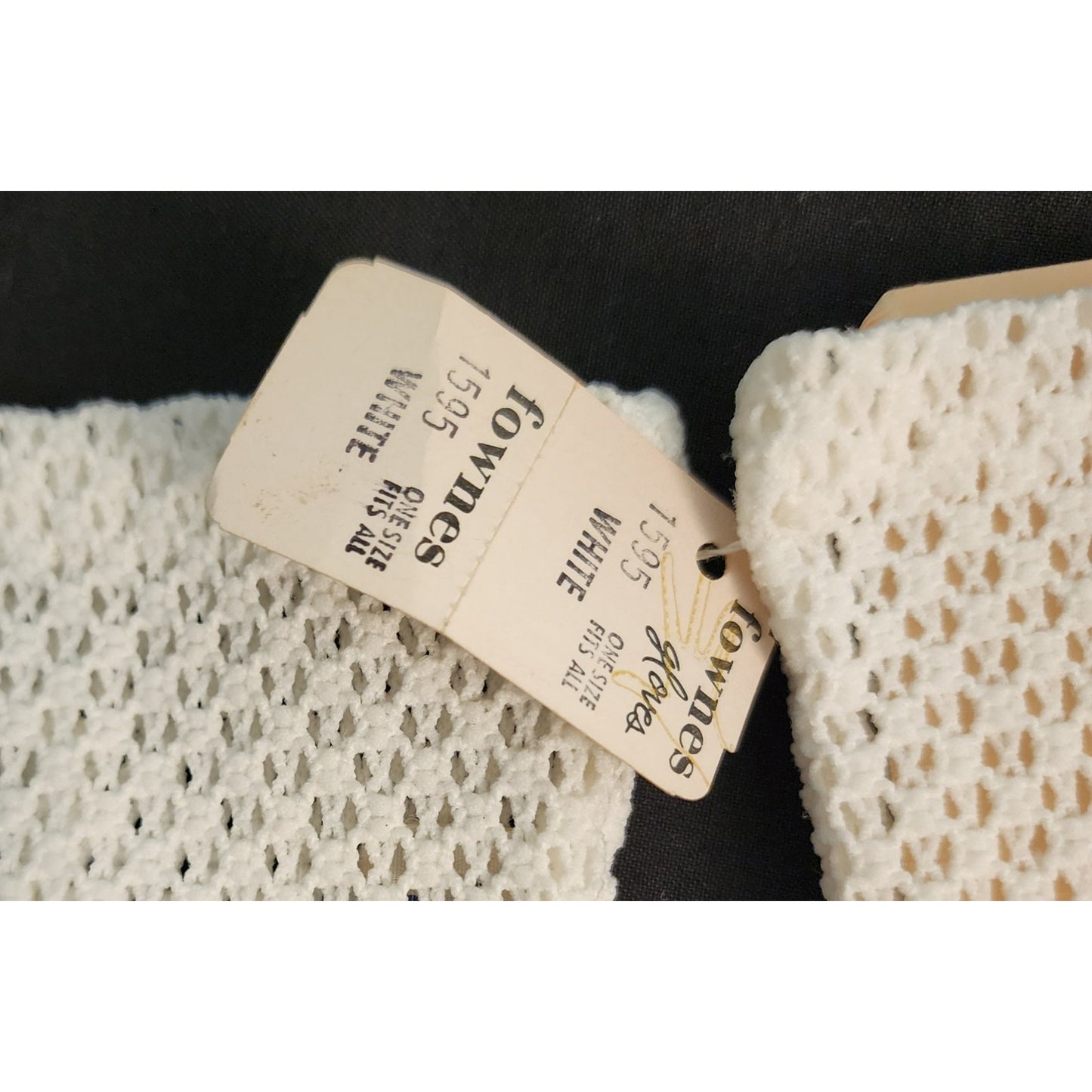 Unworn Vintage Gloves 1960s Thick Cream White Stretch Lace Gloves Fownes Mid Century Wedding Bridal NWT One Size