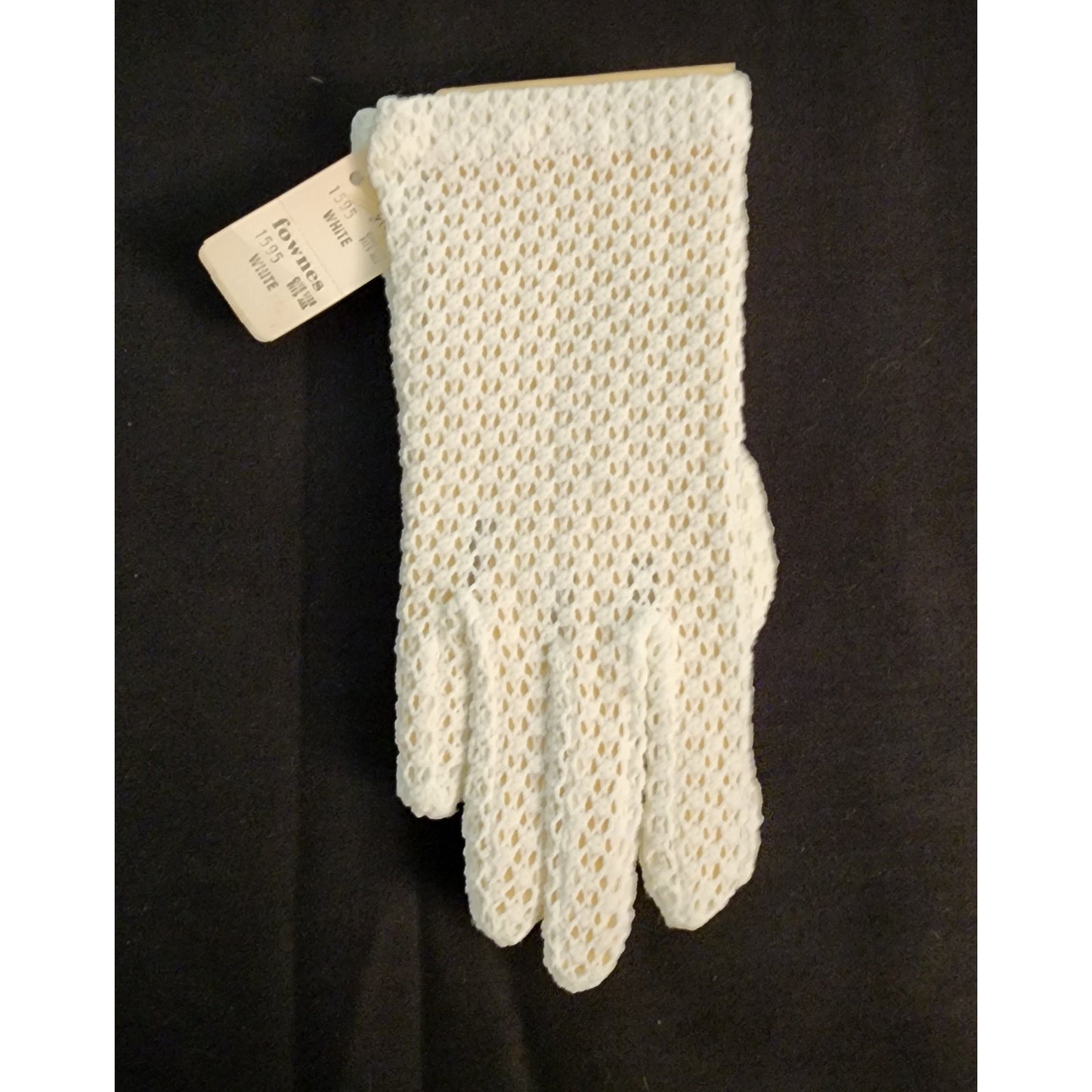Unworn Vintage Gloves 1960s Thick Cream White Stretch Lace Gloves Fownes Mid Century Wedding Bridal NWT One Size