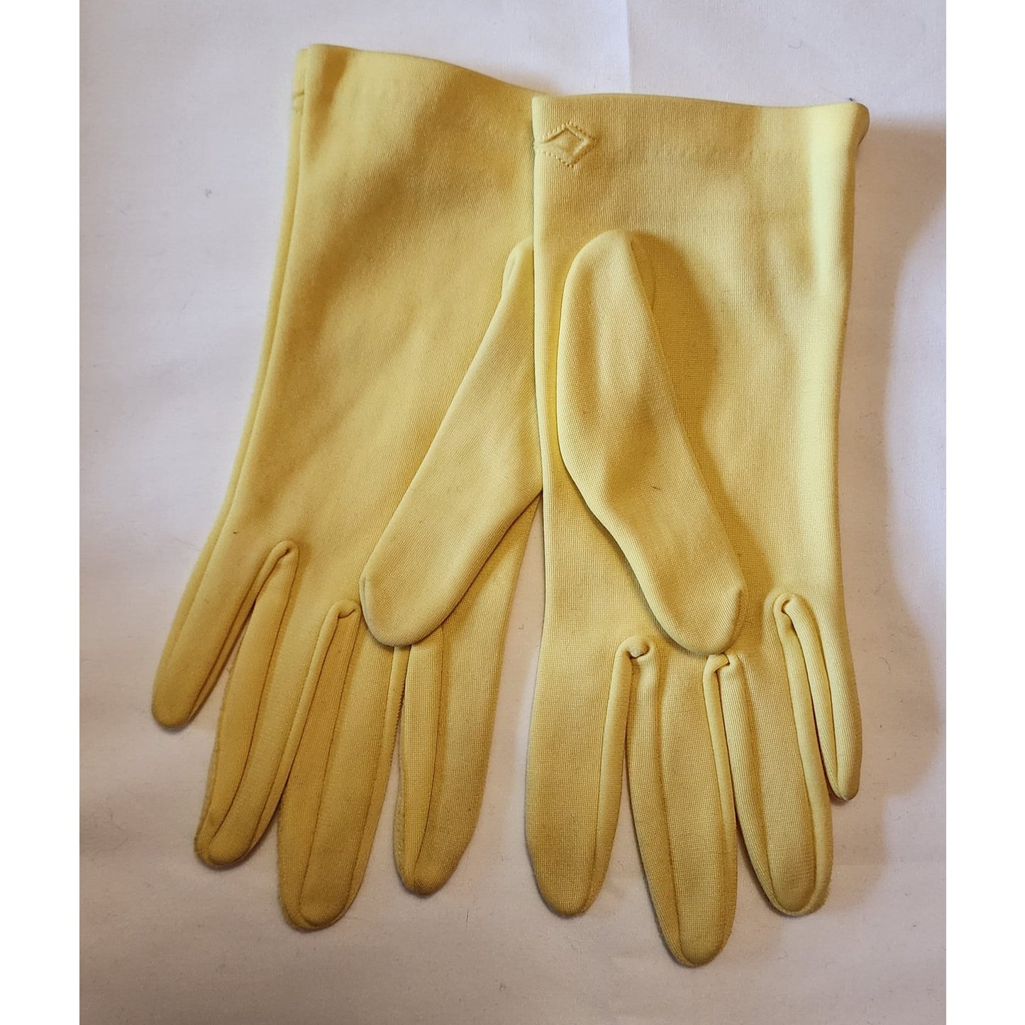 Vintage Yellow Gloves 1950s 60s Bright Yellow Nylon Wrist Gloves Unique Diamond Stitching Mid Century 7
