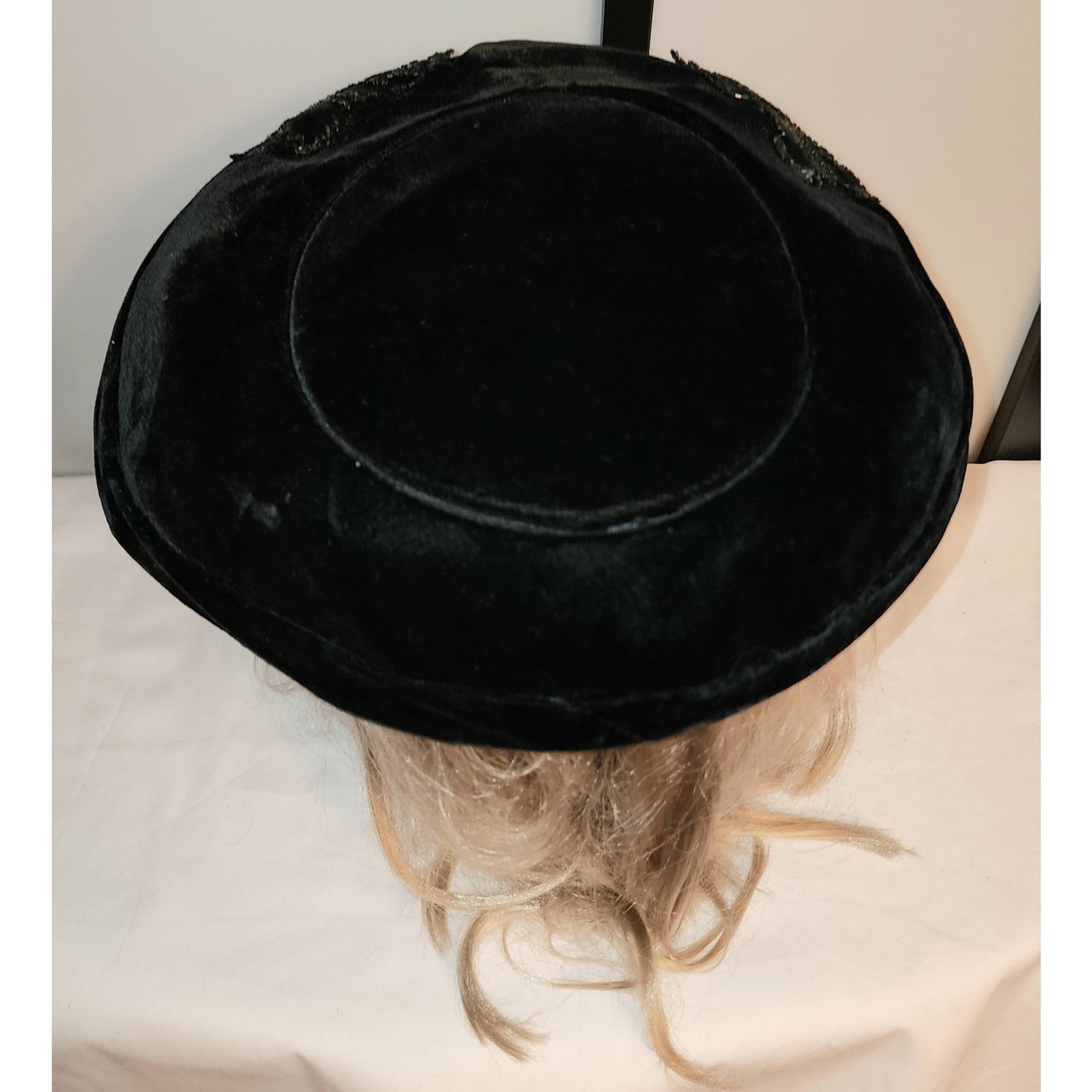 Vintage Platter Hat 1940s 50s Large Round Black Velvet Saucer Tilt Hat Glass Bead Leaf Designs Film Noir Mid Century 20.5 in.
