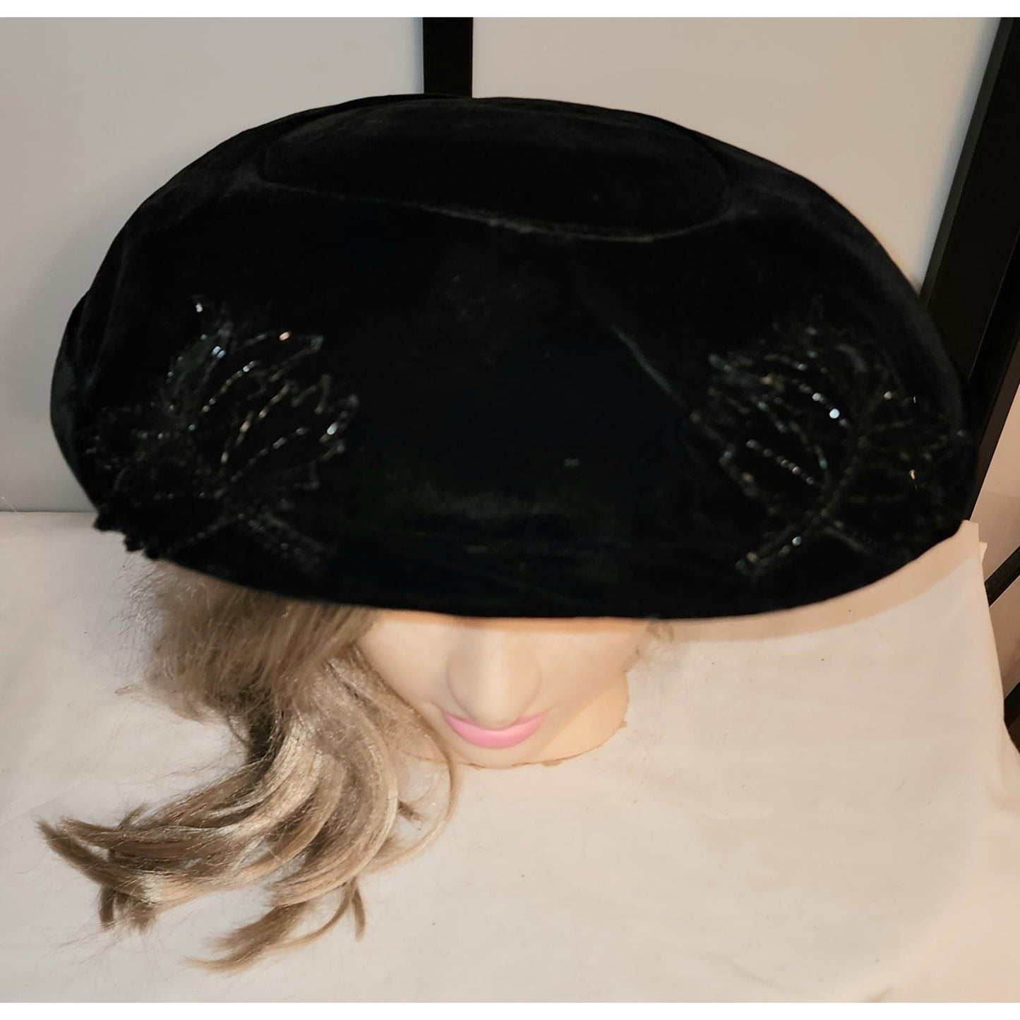 Vintage Platter Hat 1940s 50s Large Round Black Velvet Saucer Tilt Hat Glass Bead Leaf Designs Film Noir Mid Century 20.5 in.