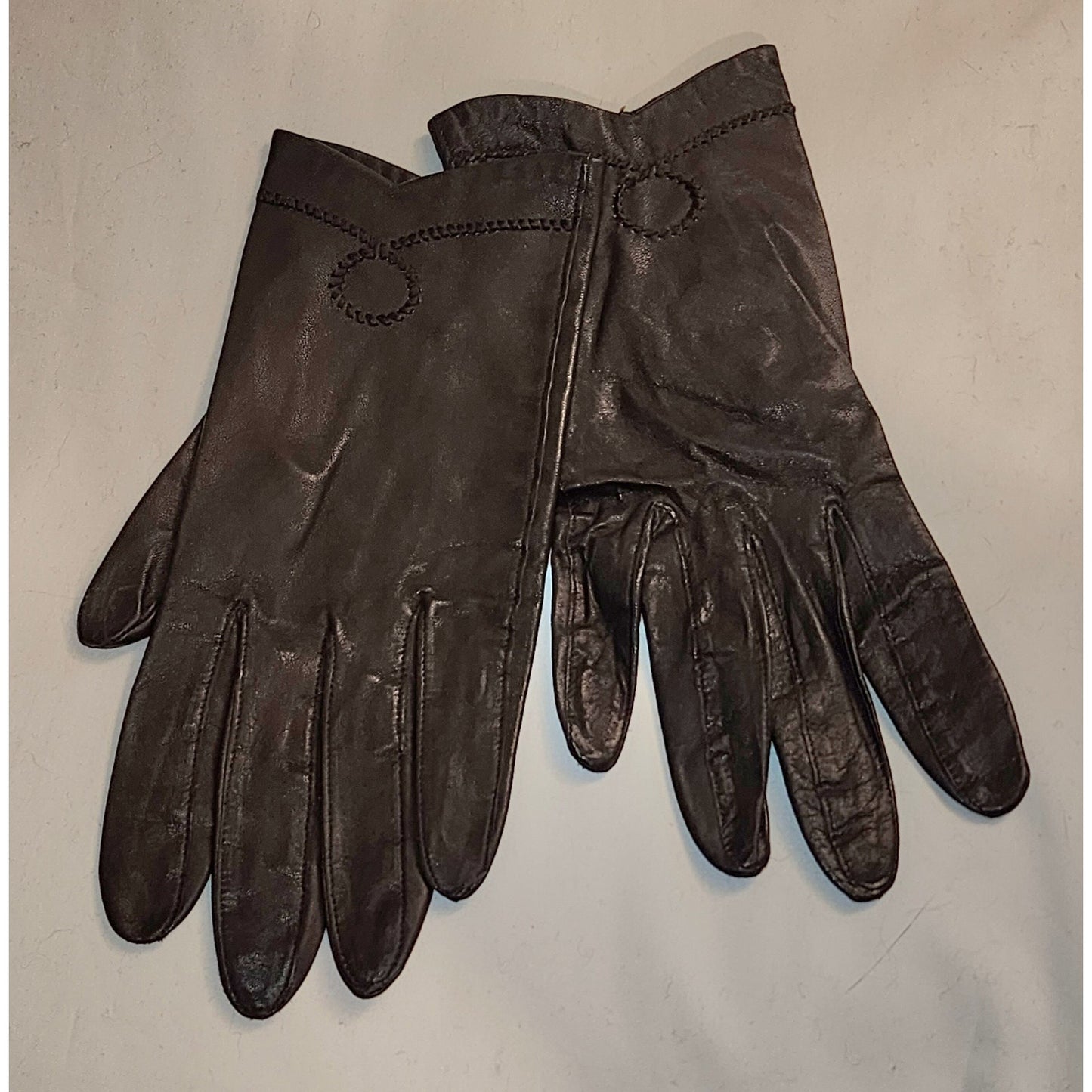 Vintage leather gloves 1960s thin black leather wrist gloves embroidered design rockabilly boho japan l 7 7.5 rip in lining