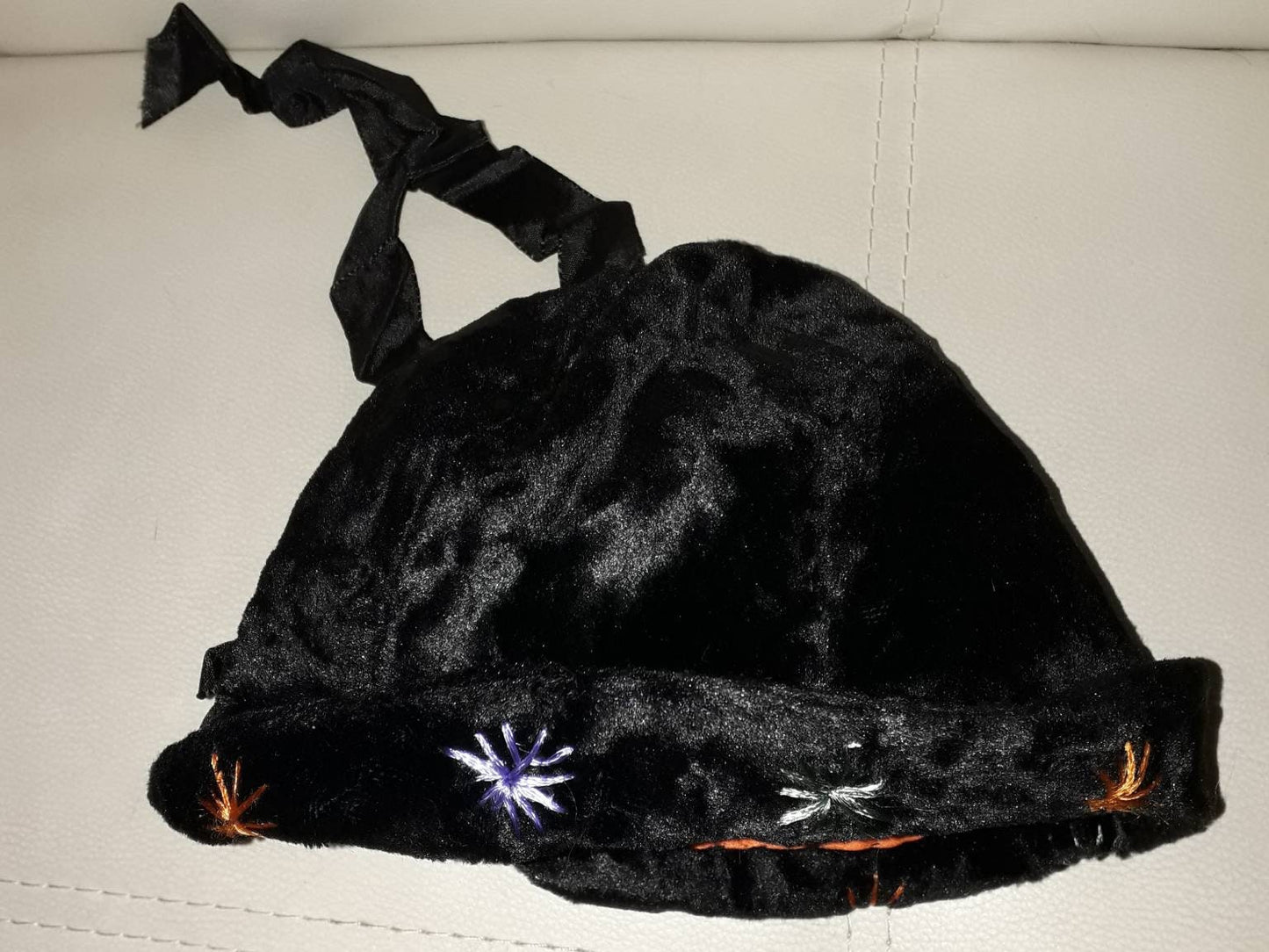 Unworn Vintage Childs Hat 1930s 40s 50s Black Velvet Bucket Hat Cap Embroidered Brim NWT German Art Deco 19 in.