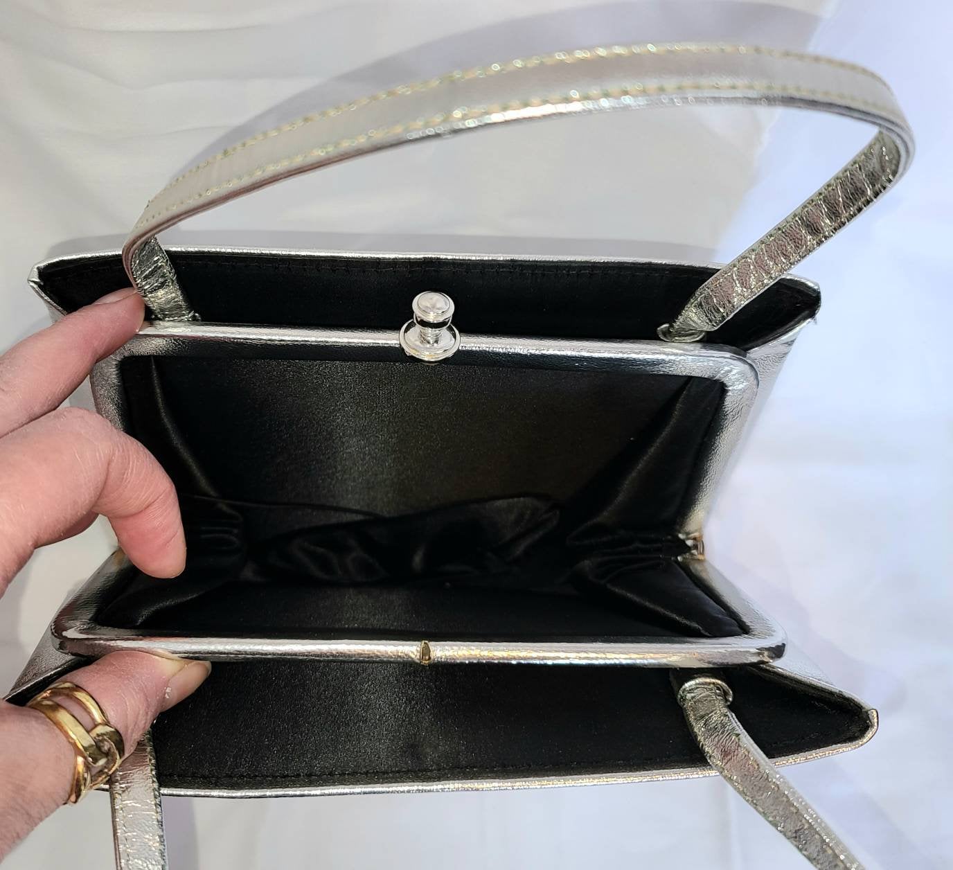 SALE Vintage Silver Purse 1960s Metallic Silver Double Handle Vinyl Purse HL USA with coin purse Unique Mod