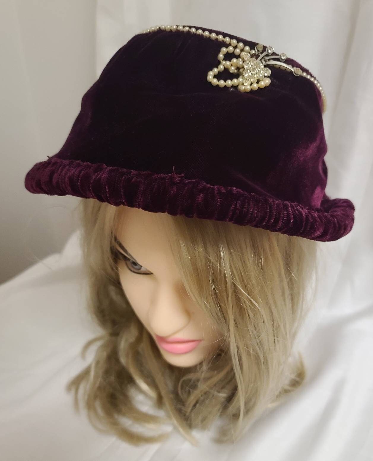 SALE Vintage 1940s Bonnet Style Hat Maroon Velvet Hat Tiny Pearl Trim Rhinestone Ornament Rockabilly 21.5 in.