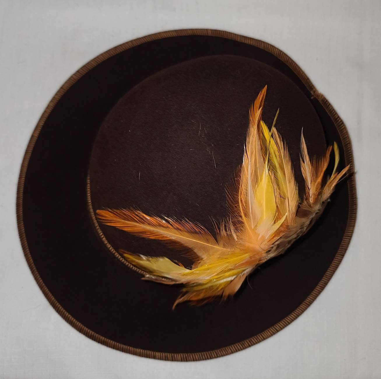 Vintage Feather Hat 1960s 70s Round Brown Wool Felt Wide Brim Hat Orange Yellow Feathers Mod Boho 21.5 inches