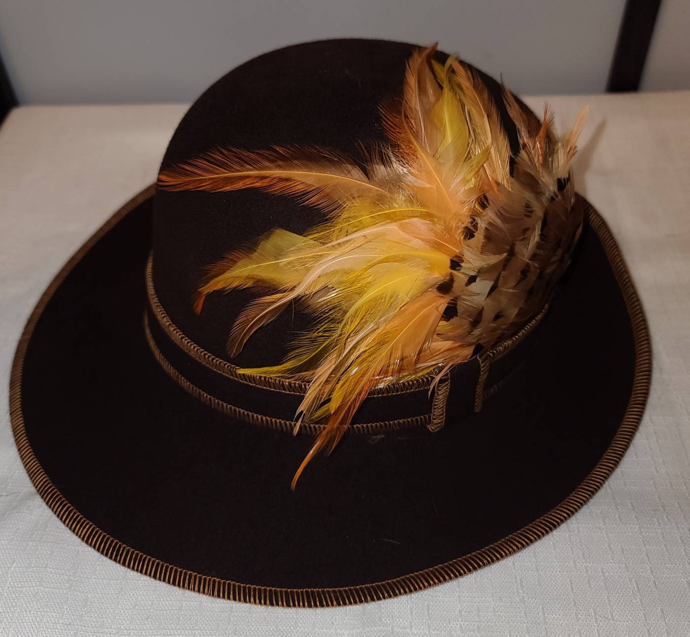 Vintage Feather Hat 1960s 70s Round Brown Wool Felt Wide Brim Hat Orange Yellow Feathers Mod Boho 21.5 inches