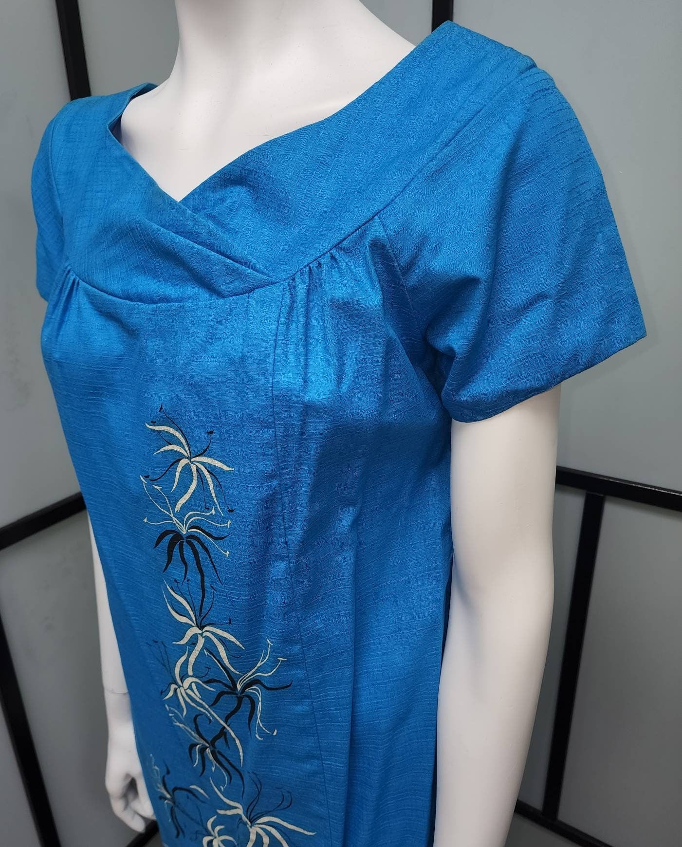 Vintage Hawaiian Dress 1960s Long Blue Cotton Screenprint Barkcloth Dress Dael's Casuals Honolulu Rockabilly Tiki Boho XS some dirt