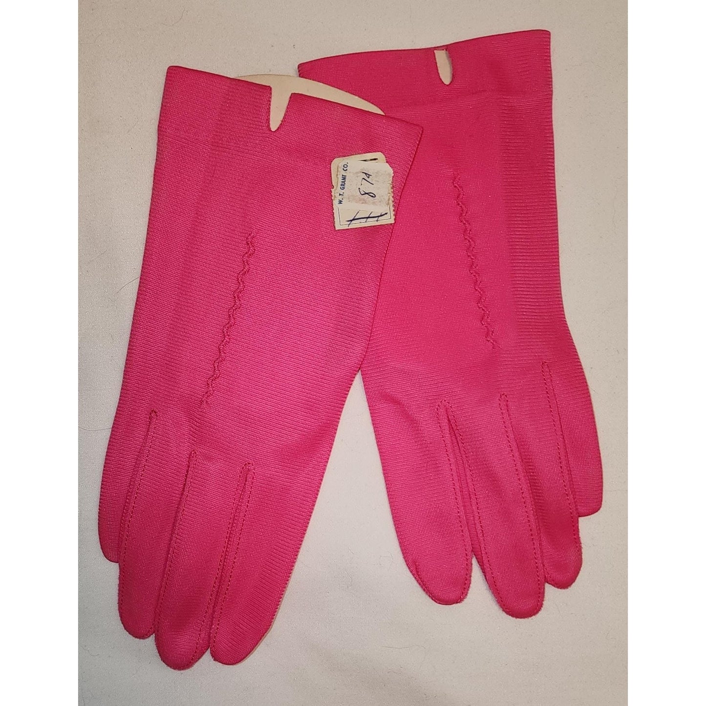 Vintage Unworn Gloves 1960s Bright Pink Nylon Wrist Gloves Mid Century NWT 7