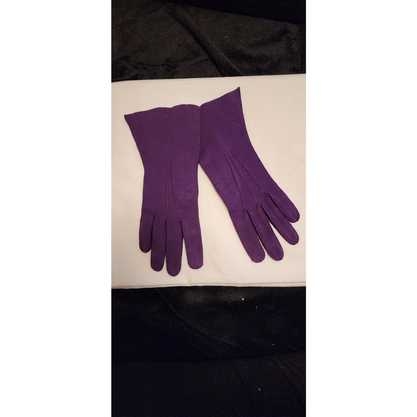 Vintage Purple Gloves 1950s 60s Dark Violet Purple Midlength Gloves Suede Like Feel Gauntlet Look Mid Century 6.5