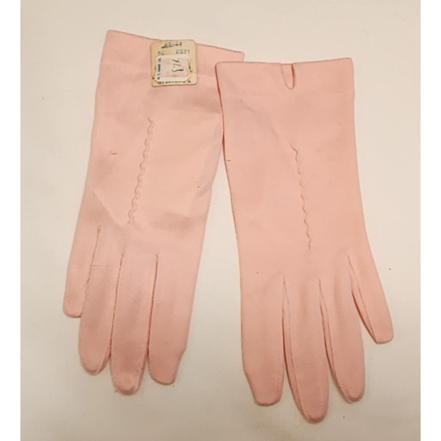 Vintage Unworn Gloves 1950s Light Pink Nylon Wrist Gloves Mid Century NWT 6.5