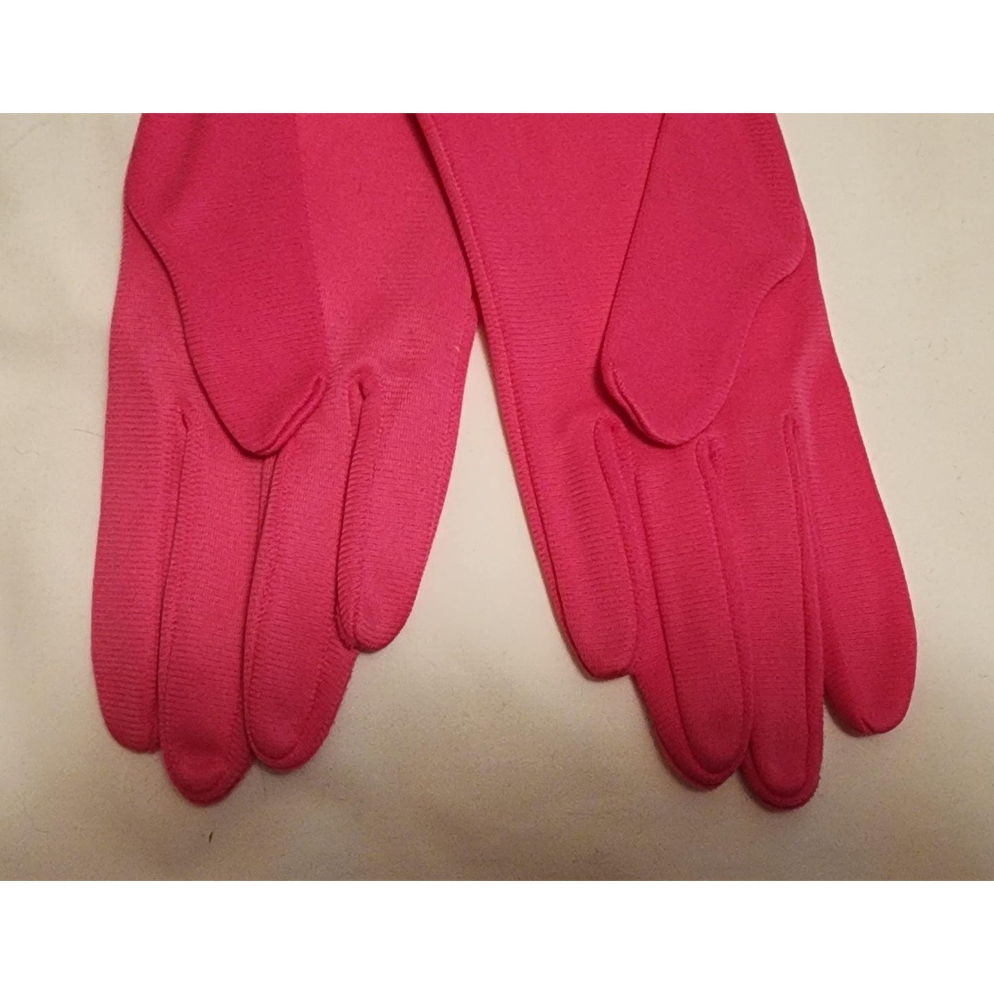 Vintage Unworn Gloves 1960s Bright Pink Nylon Wrist Gloves Mid Century NWT 7