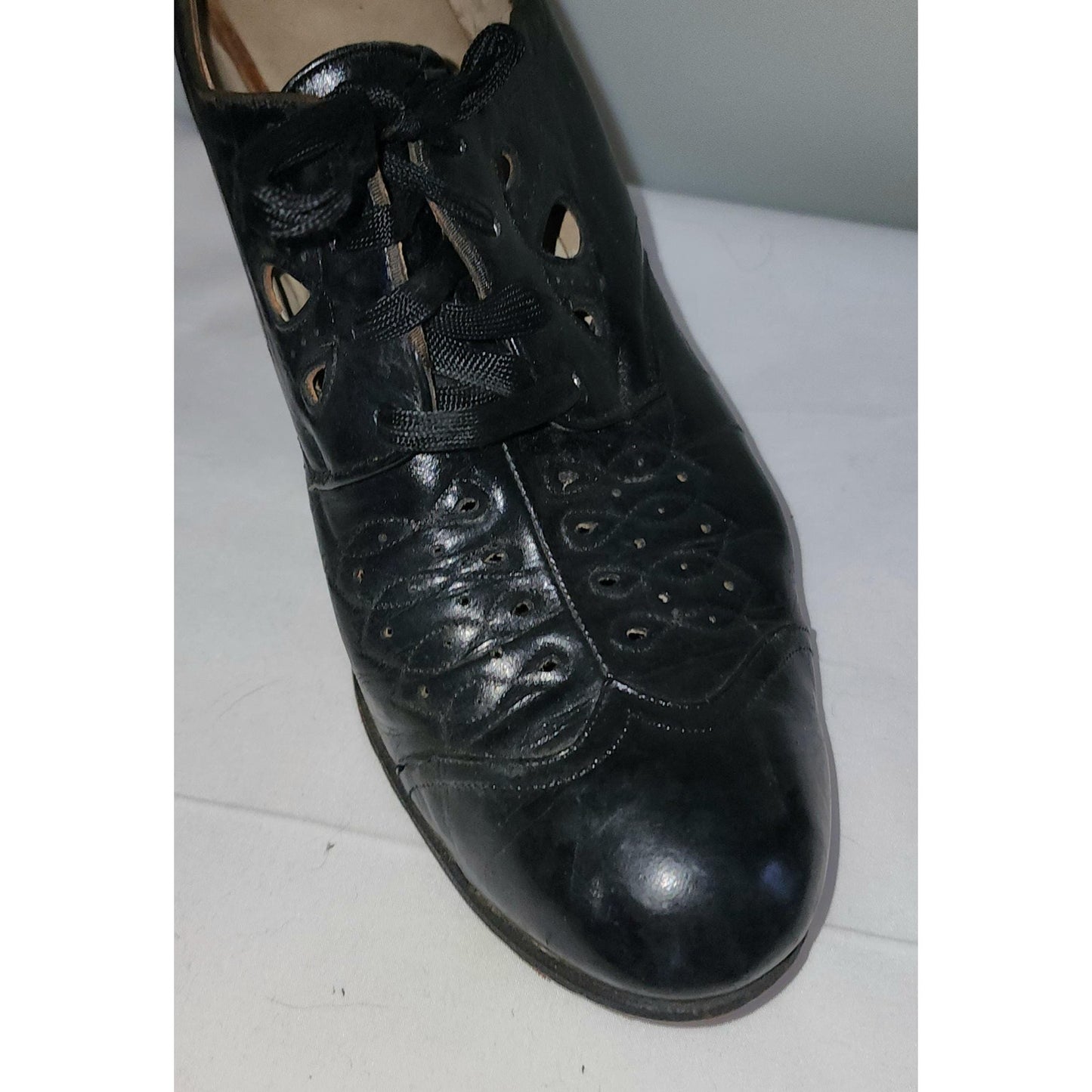 Vintage 1930s Shoes Black Leather Oxford Lace Up Embroidered Cutout Pumps Heels Art Deco Flapper very small