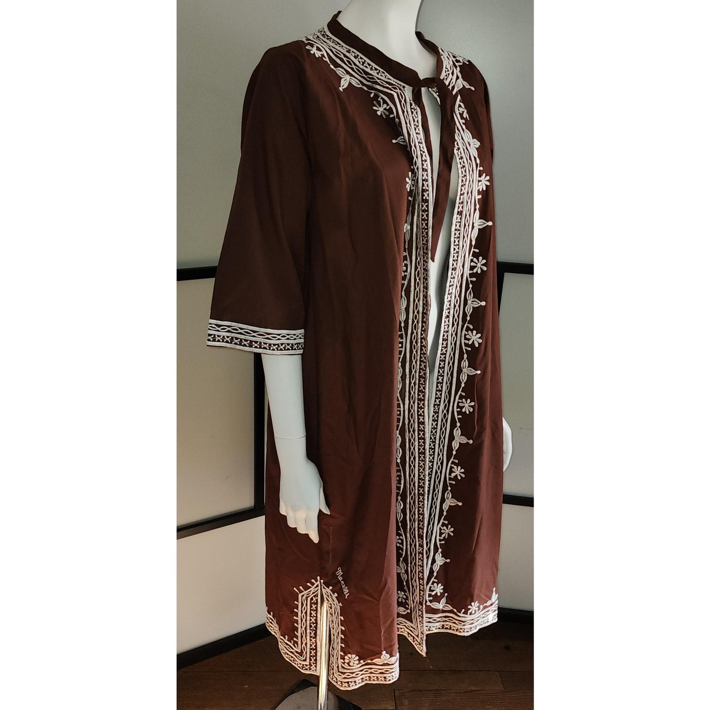 Vintage Caftan 1960s 70s Dark Brown Cotton Blend Caftan Robe Swimsuit Cover Up White Embroidery Macelli Hippie Boho M