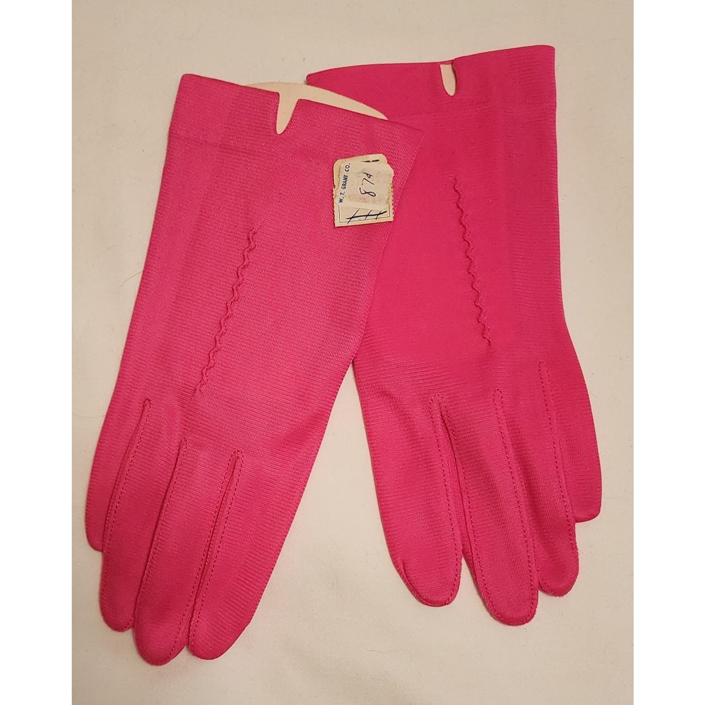 Vintage Unworn Gloves 1960s Bright Pink Nylon Wrist Gloves Mid Century NWT 7