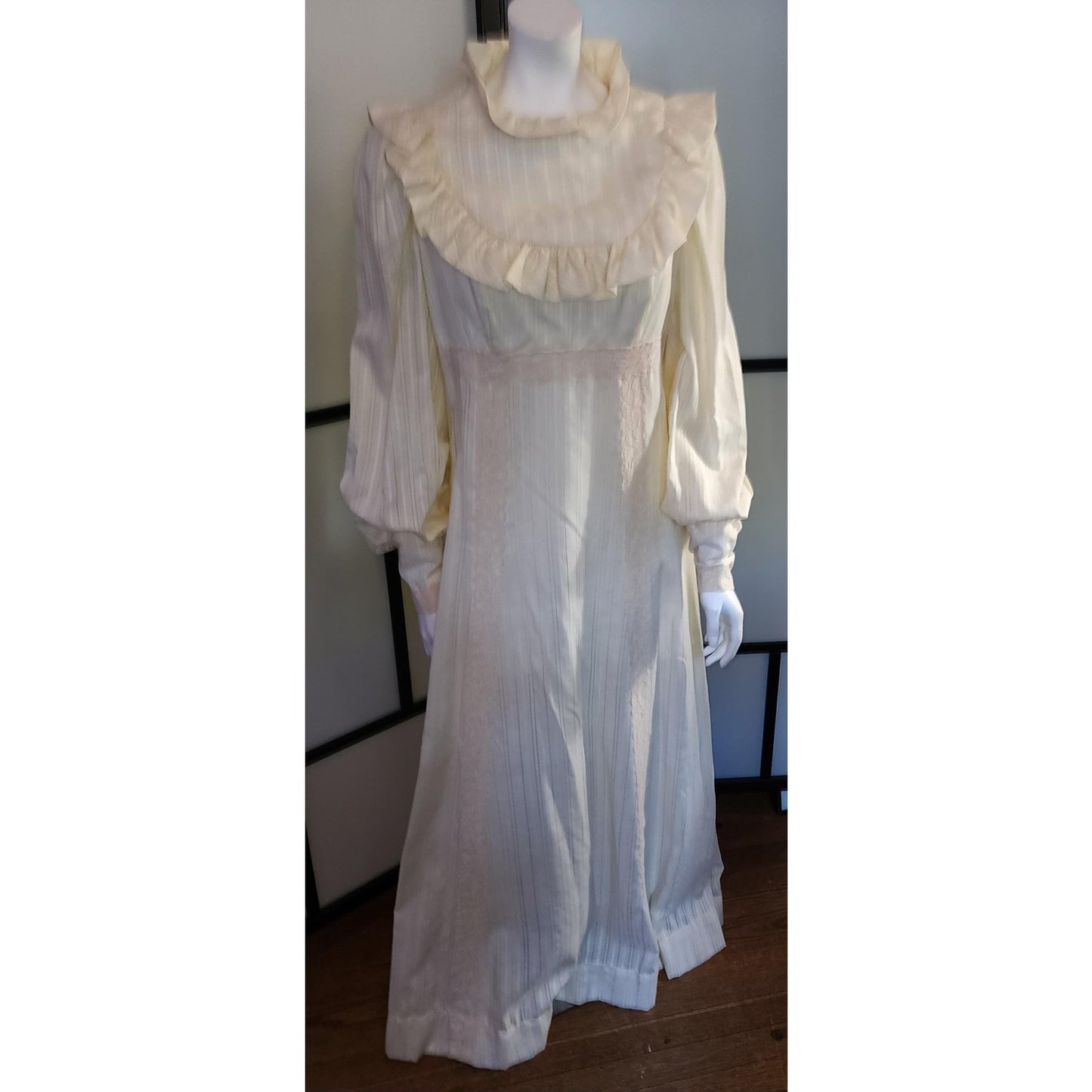 Vintage Cream Gown Long 1970s Ruffled Prairie Style Dress Lace Trim Boho Wedding Bridal M