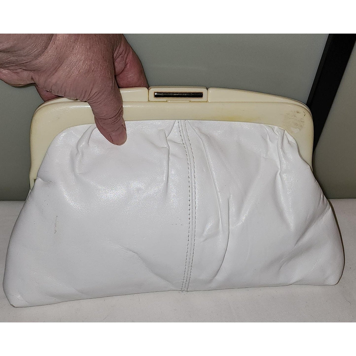 Vintage White Clutch 1970s 80s Cream White Leather Vinyl Clutch Purse Plastic Frame Boho