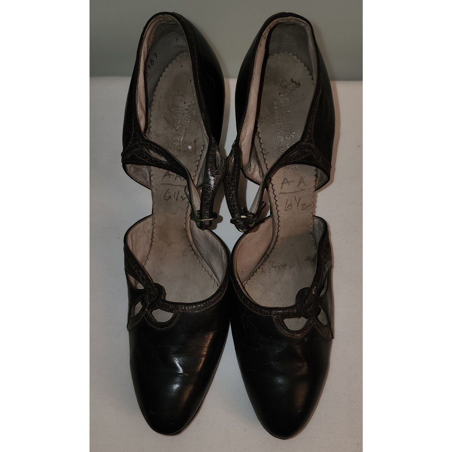 Vintage 1930s Shoes Brown Leather Ankle Strap Pumps Round Toe Floral Cutouts Shelby Art Deco 6.5 AA