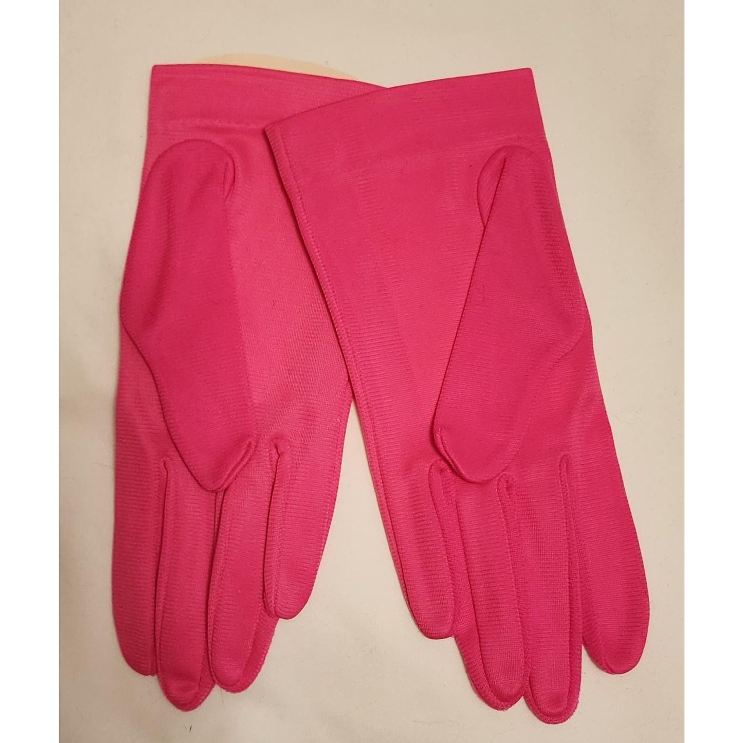 Vintage Unworn Gloves 1960s Bright Pink Nylon Wrist Gloves Mid Century NWT 7