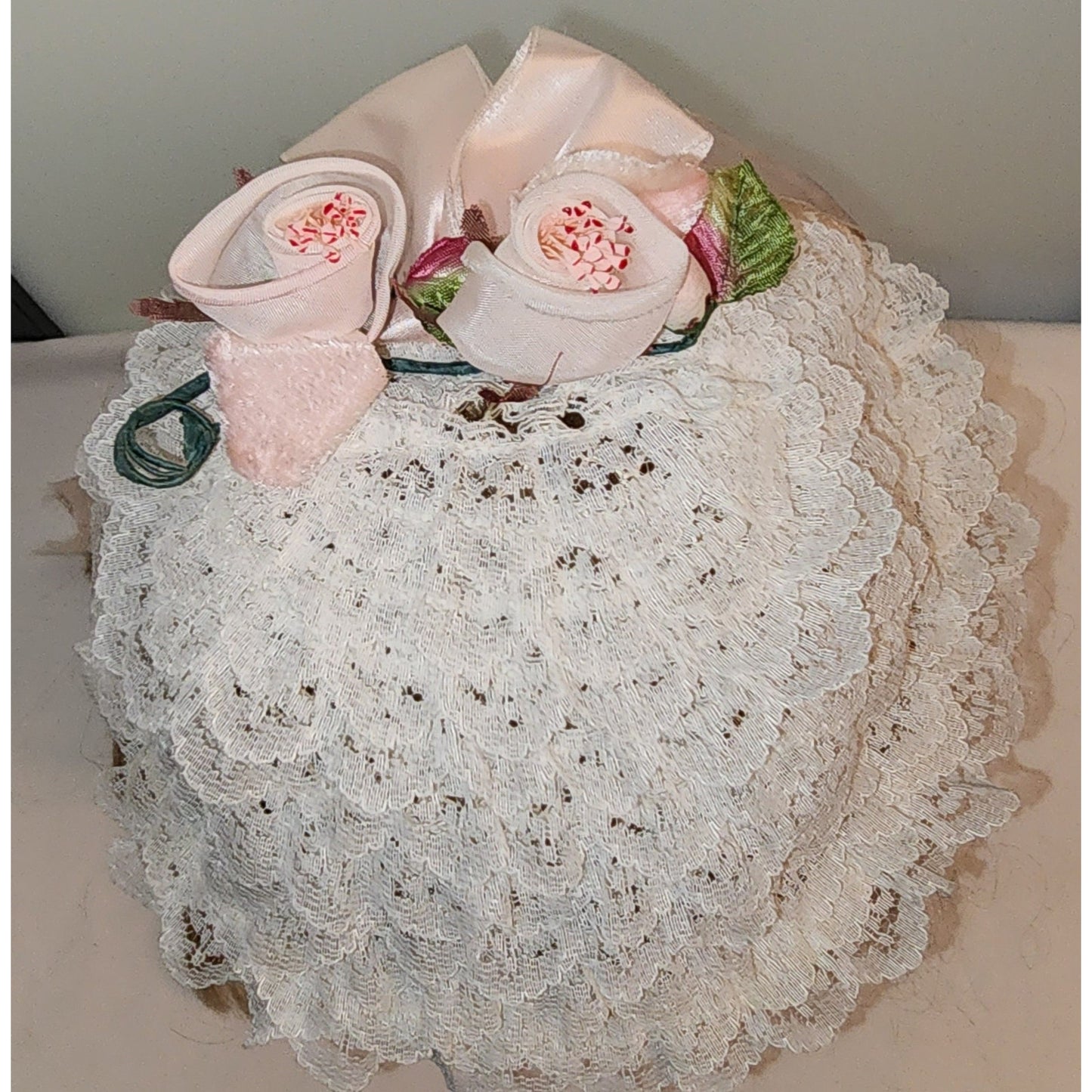 Vintage Lace Hat 1950s Round White Lace Ruffle Bonnet Hat Pink Floral Trim Long Satin Ribbons Mid Century Lolita Bo Peep