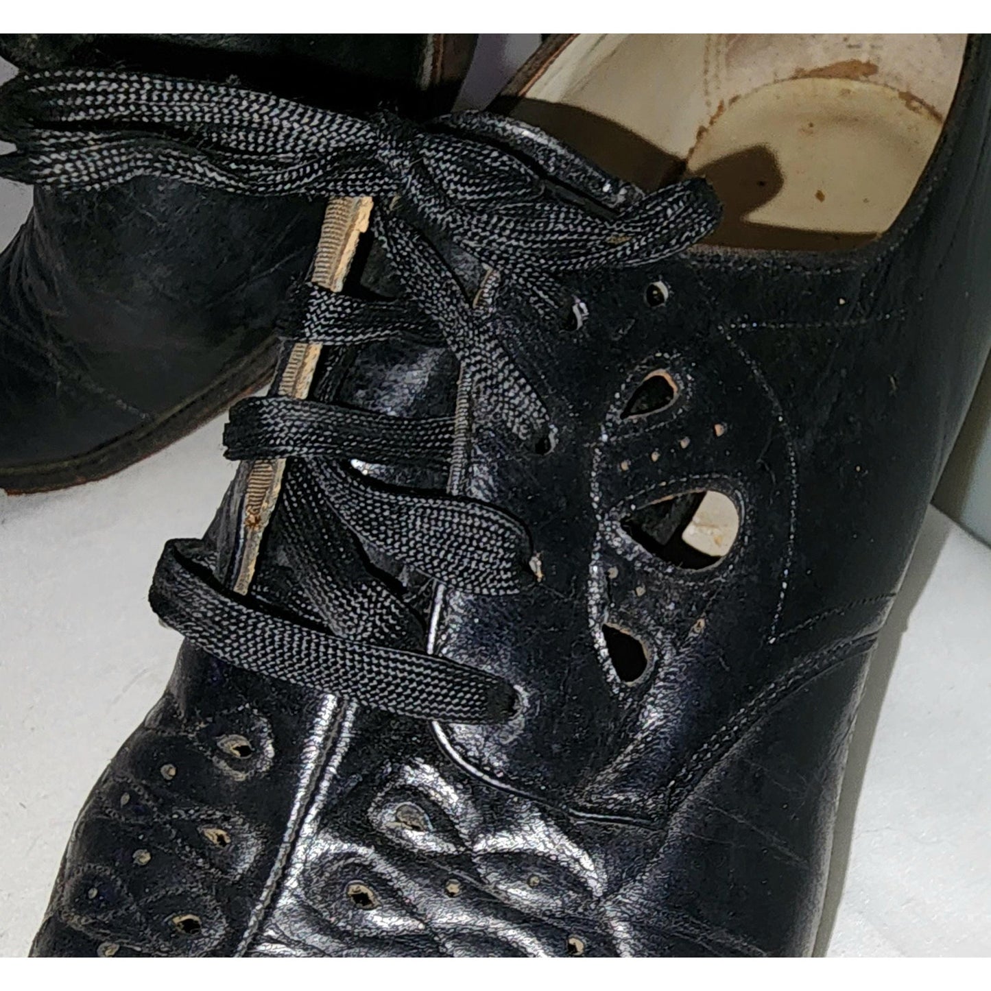 Vintage 1930s Shoes Black Leather Oxford Lace Up Embroidered Cutout Pumps Heels Art Deco Flapper very small