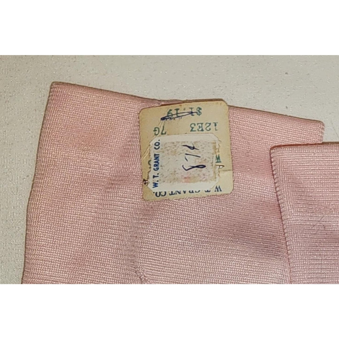Vintage Unworn Gloves 1950s Light Pink Nylon Wrist Gloves Mid Century NWT 6.5