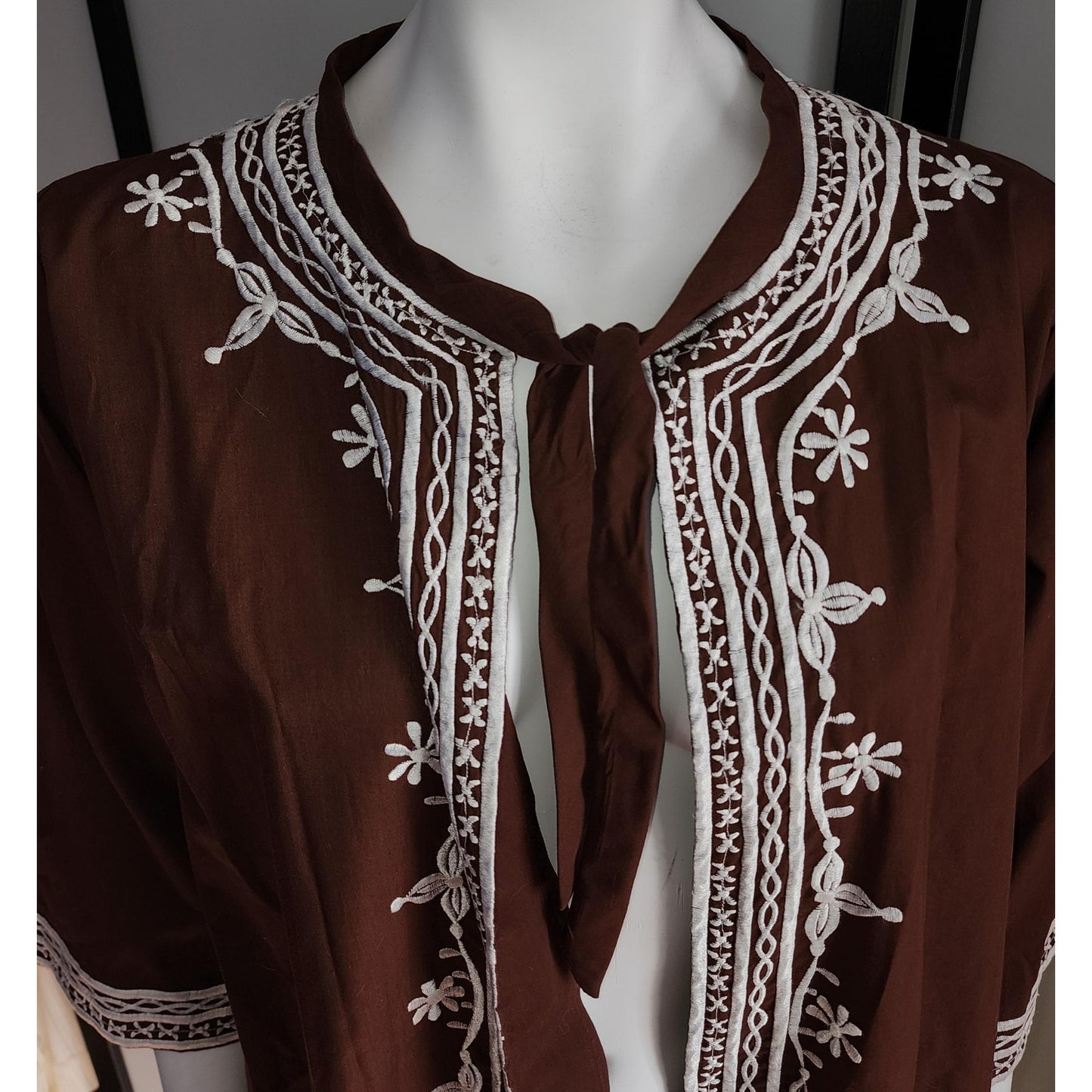 Vintage Caftan 1960s 70s Dark Brown Cotton Blend Caftan Robe Swimsuit Cover Up White Embroidery Macelli Hippie Boho M