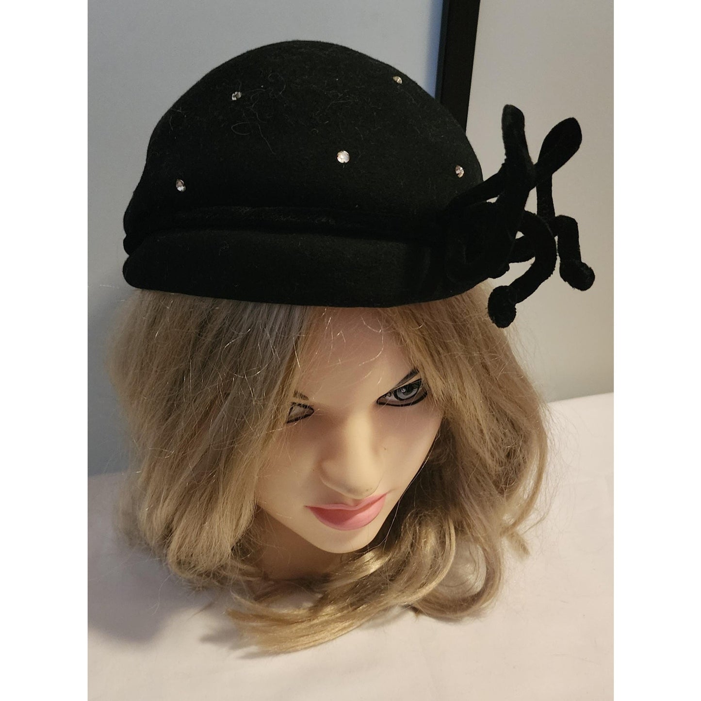 Vintage 1930s Hat Round Black Felt Cocktail Hat Prong Set Rhinestones Black Velvet Ribbon Ornament Art Deco 20.5 in.