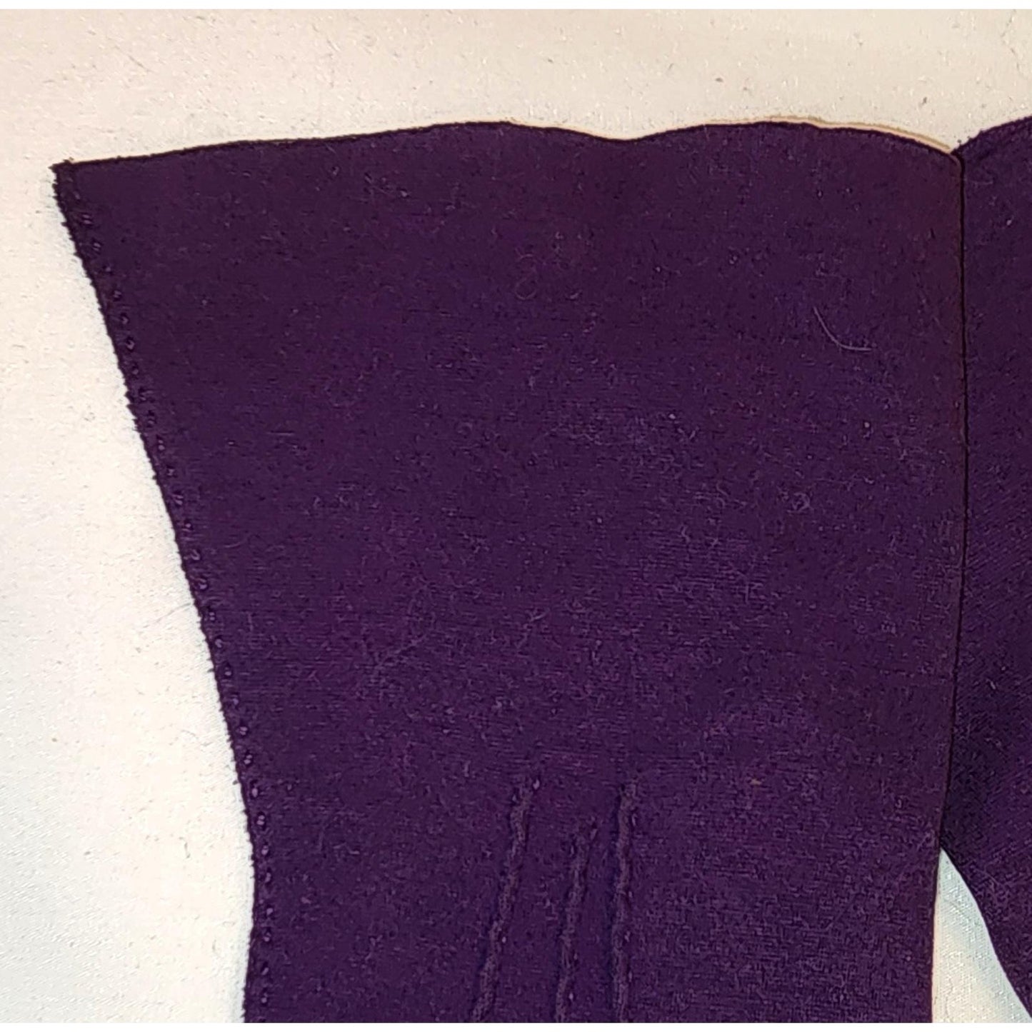 Vintage Purple Gloves 1950s 60s Dark Violet Purple Midlength Gloves Suede Like Feel Gauntlet Look Mid Century 6.5