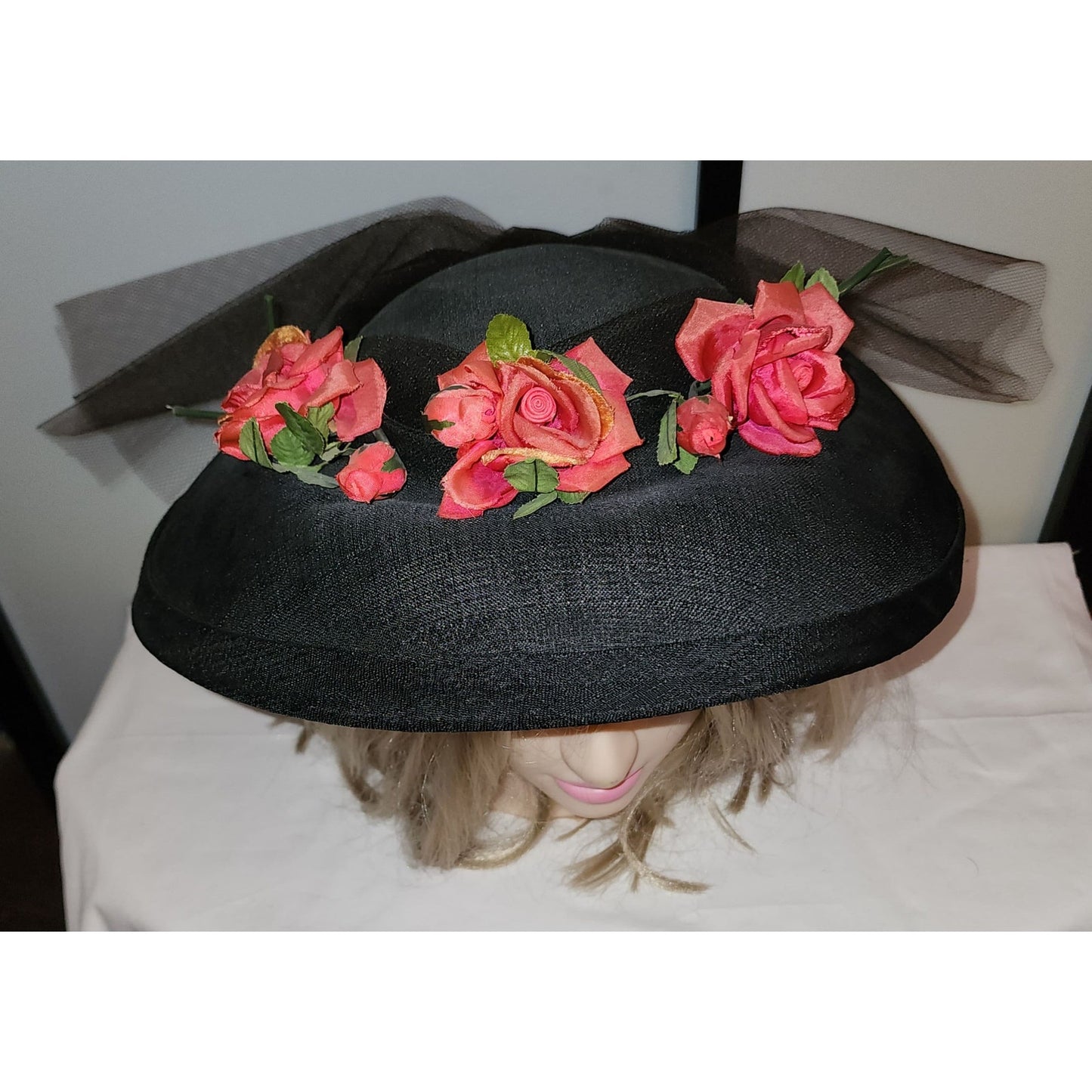 Vintage Floral Hat 1940s 50s Large Round Black Fine Straw Saucer Platter Hat Large Red Roses Mid Century 19.5 in.