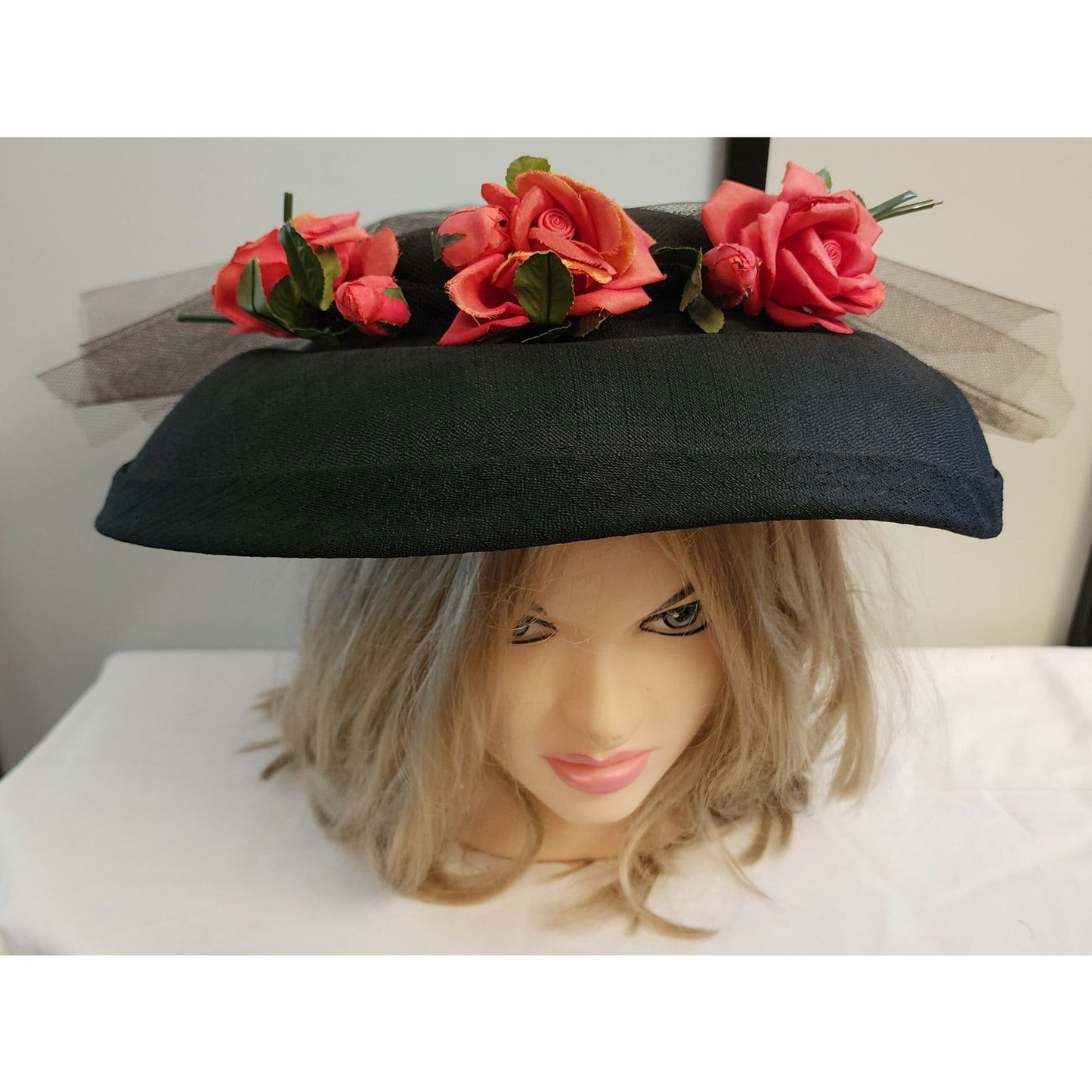 Vintage Floral Hat 1940s 50s Large Round Black Fine Straw Saucer Platter Hat Large Red Roses Mid Century 19.5 in.