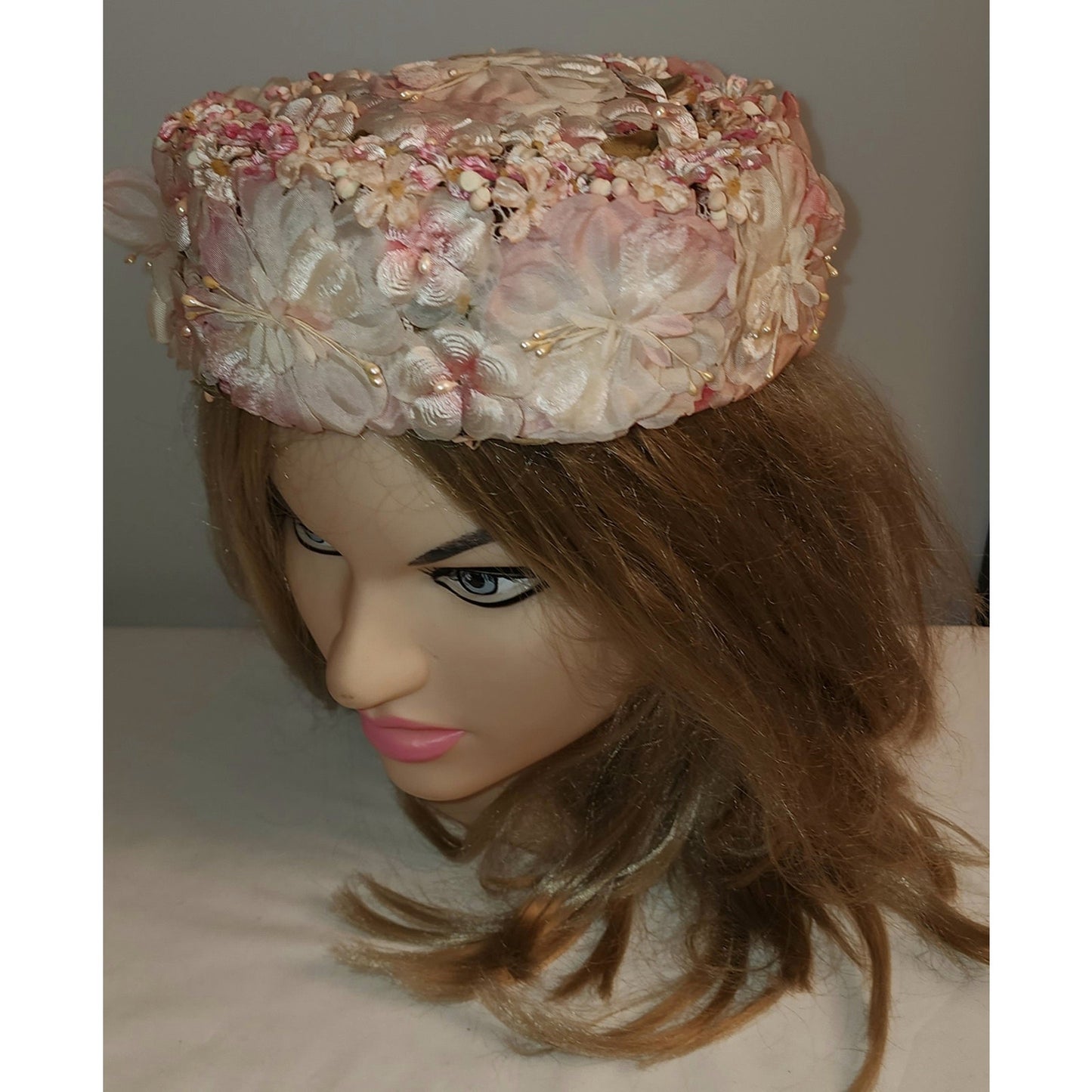 Vintage Pink Hat 1940s 50s Small Round Pink White Floral Hat Joal De Luxe Mid Century 21 in.