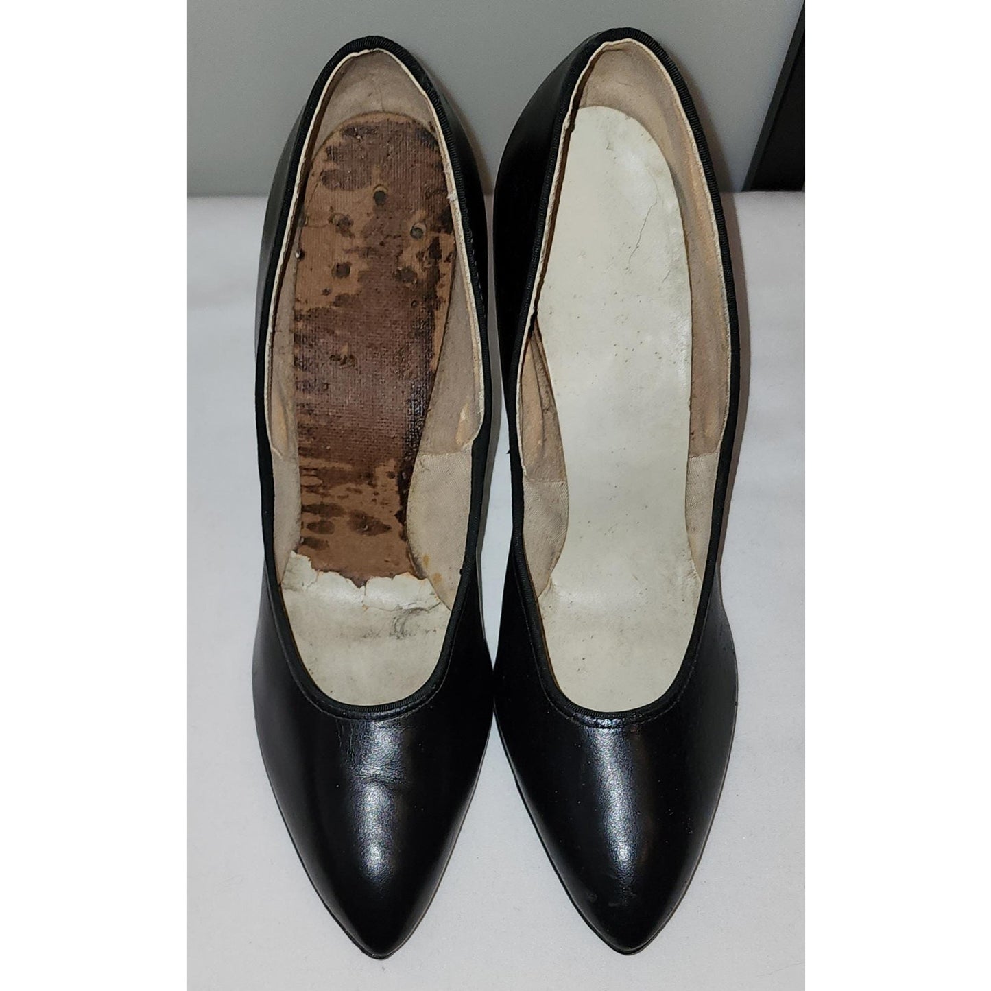Vintage Stiletto Heels 1950s Black Leather Stilettos 4 Inch Heels Pointed Toes Mid Century Fetish Pumps Med AA AAA