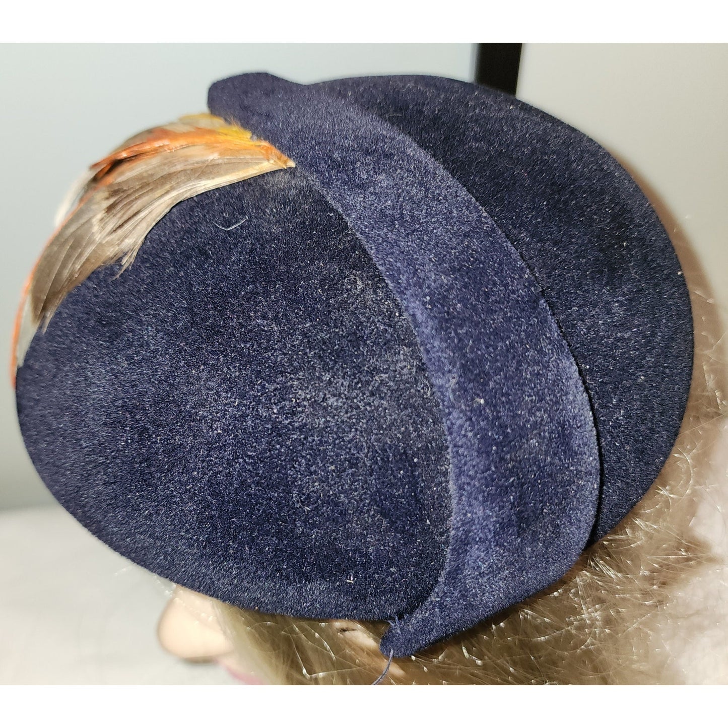 Vintage Asymmetric Hat 1940s 50s Round Black Velour Felt Hat Large Cream Rust Feather Ornament Mid Century Art Deco Film Noir 21 22 in.