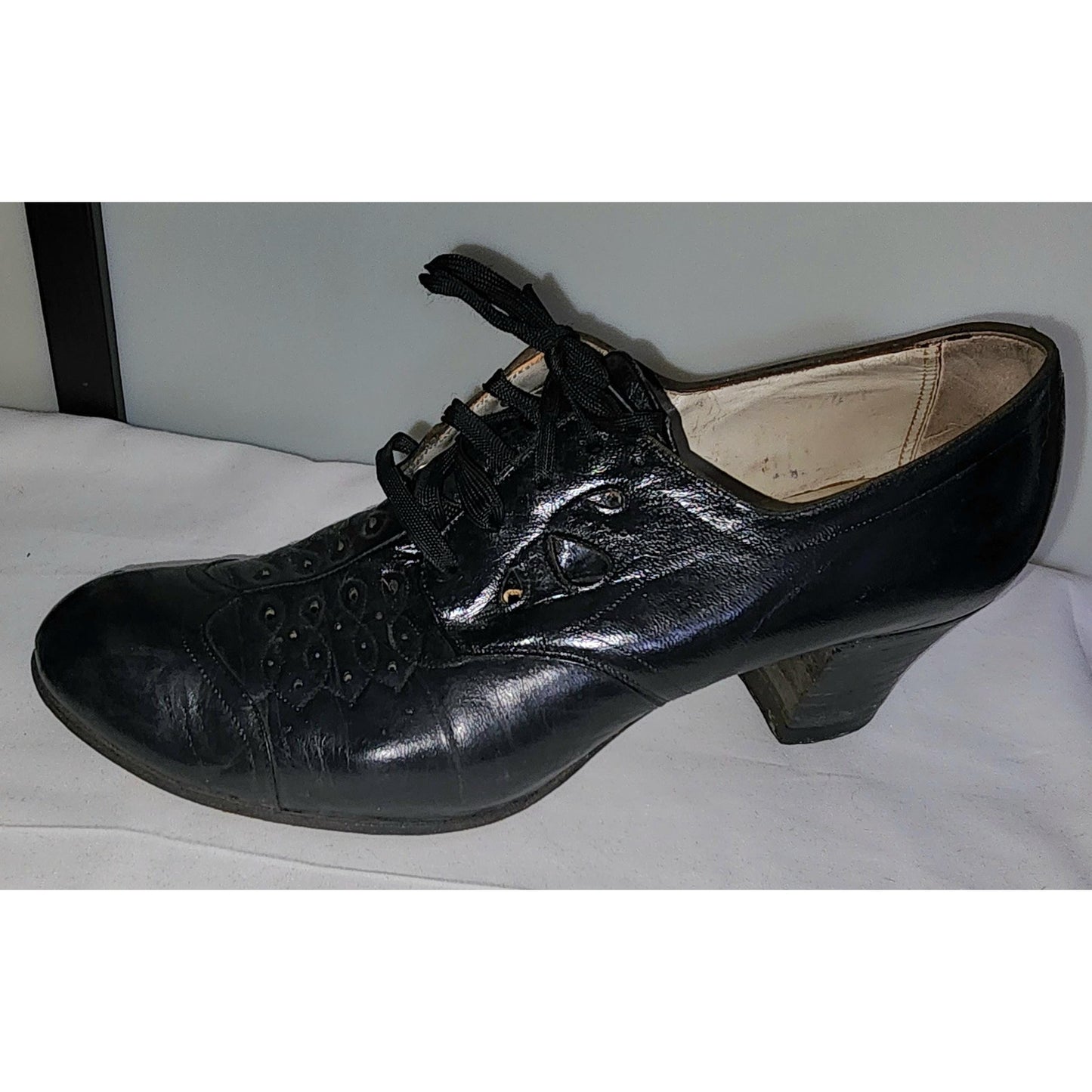 Vintage 1930s Shoes Black Leather Oxford Lace Up Embroidered Cutout Pumps Heels Art Deco Flapper very small