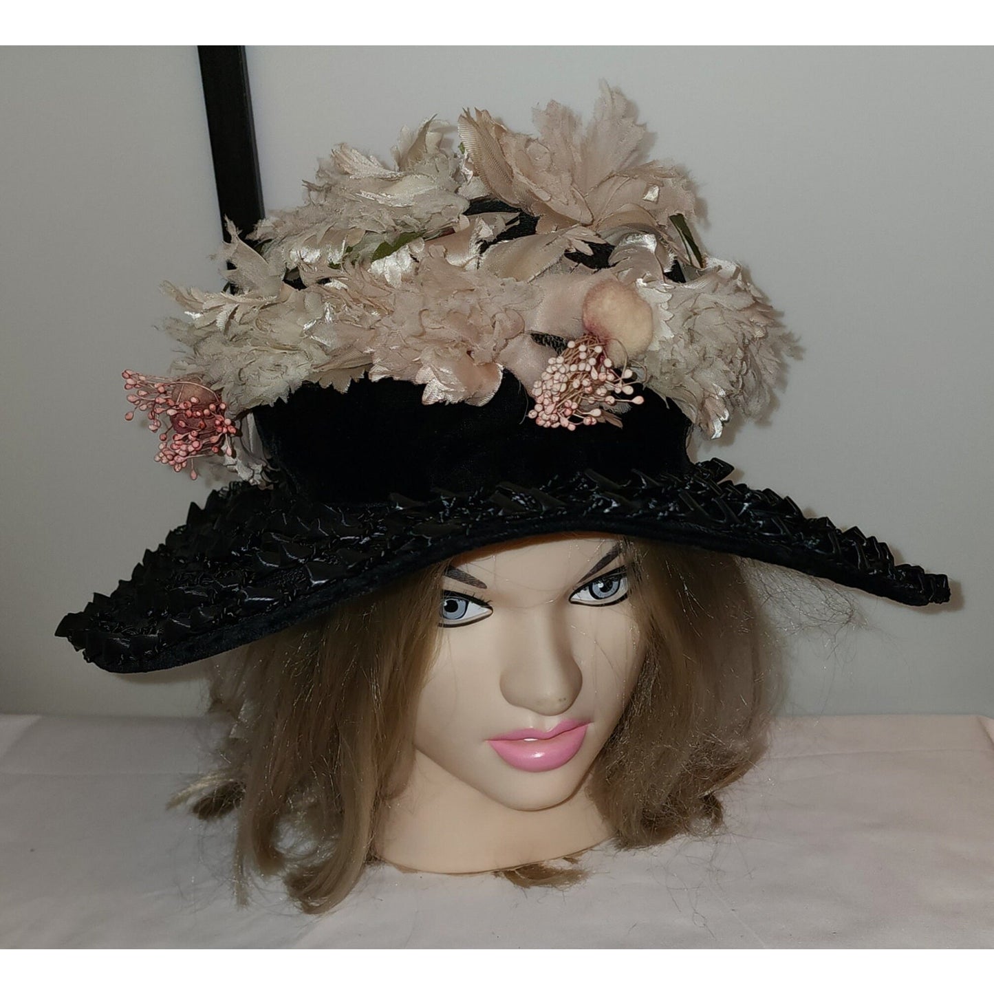 Vintage Platter Hat 1950s Large Black Straw Sun Hat Pink White Flowers Floral Mid Century 20.5 inches