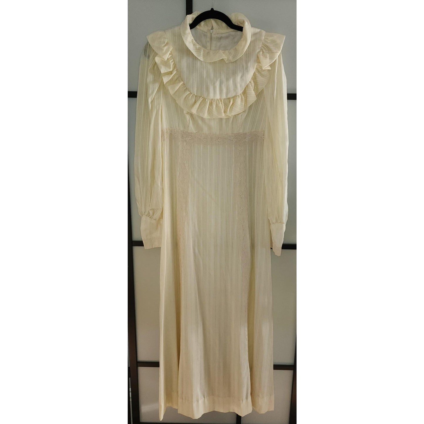 Vintage Cream Gown Long 1970s Ruffled Prairie Style Dress Lace Trim Boho Wedding Bridal M