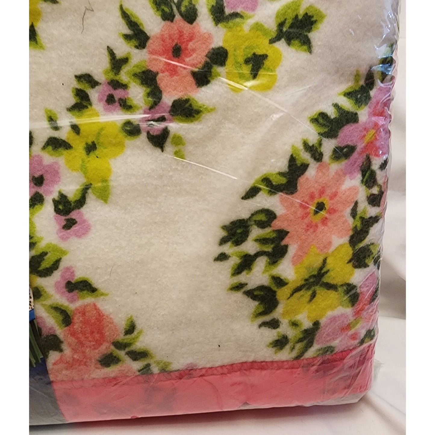 Unused Vintage Blanket 1960s White Pink Yellow Floral Trellis Poly Acrylic Blend Pink Trim NIP Mid Century Bedding Twin Full 72 x 90 in.