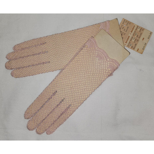 Unworn Vintage Gloves Light Pink Crochet Net Gloves Scalloped Ruffles NWT NOS Art Deco One Size