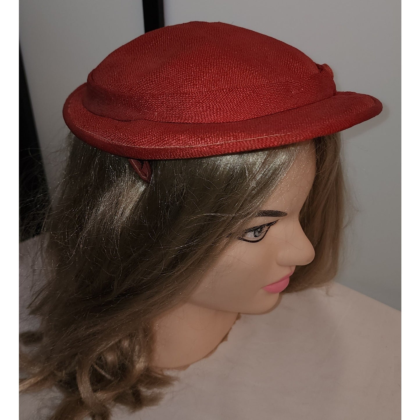 Vintage 1930s Hat Round Red Linen Perch Tilt Hat Cap Button Detail Laurel Hurst Art Deco Mid Century 20.5 in.