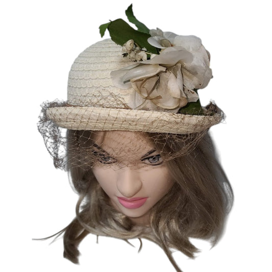 Vintage Straw Hat 1930s 40s Round Cream Straw Hat Brim Large White Flower Fine Beige Net Veil Art Deco Mid Century Rockabilly 20.5 in.