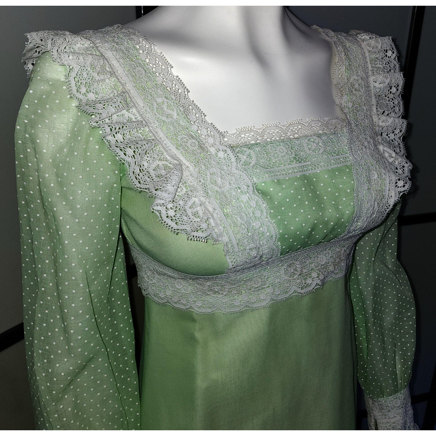 Vintage 1970s Dress Long Light Green Swiss Dot White Lace Gown Maxidress Prom Wedding Party Boho XS