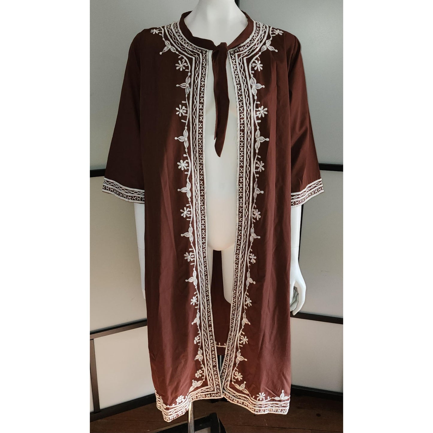 Vintage Caftan 1960s 70s Dark Brown Cotton Blend Caftan Robe Swimsuit Cover Up White Embroidery Macelli Hippie Boho M