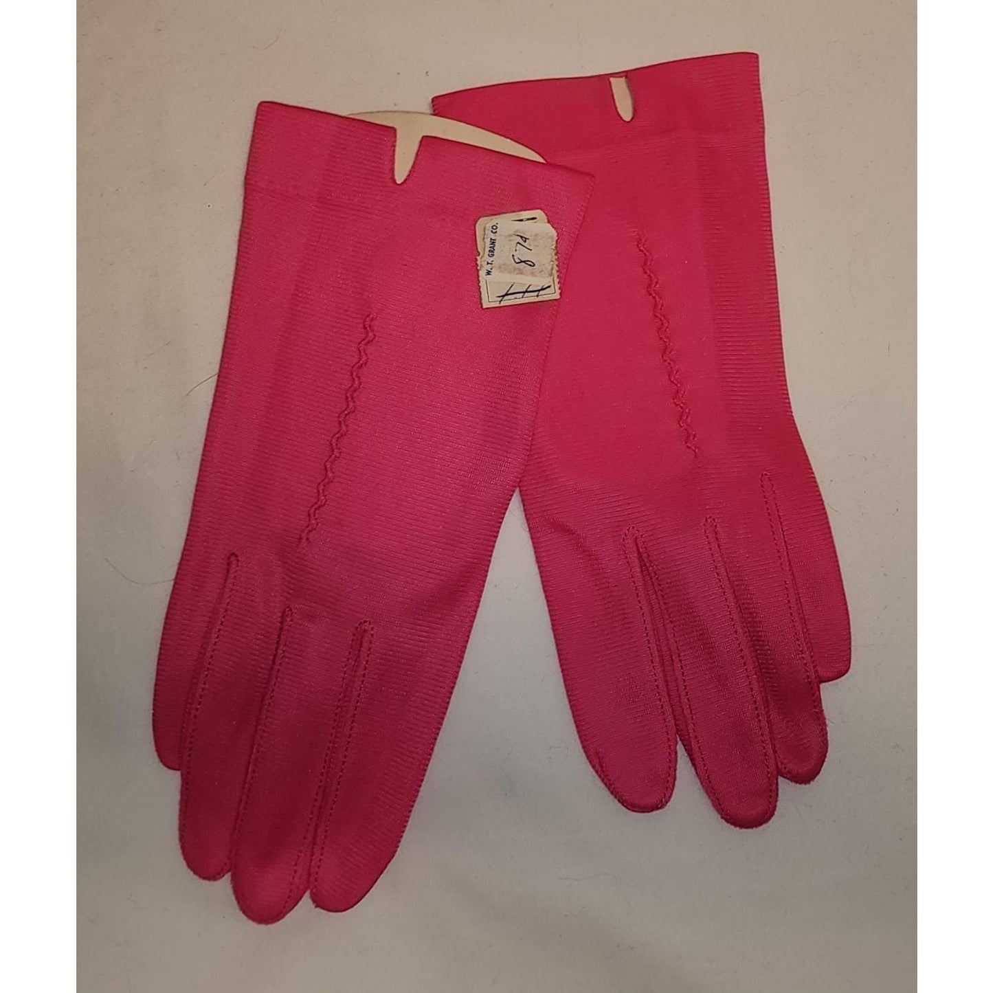 Vintage Unworn Gloves 1960s Bright Pink Nylon Wrist Gloves Mid Century NWT 7