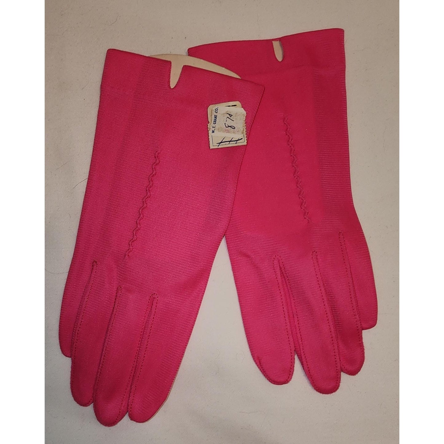 Vintage Unworn Gloves 1960s Bright Pink Nylon Wrist Gloves Mid Century NWT 7