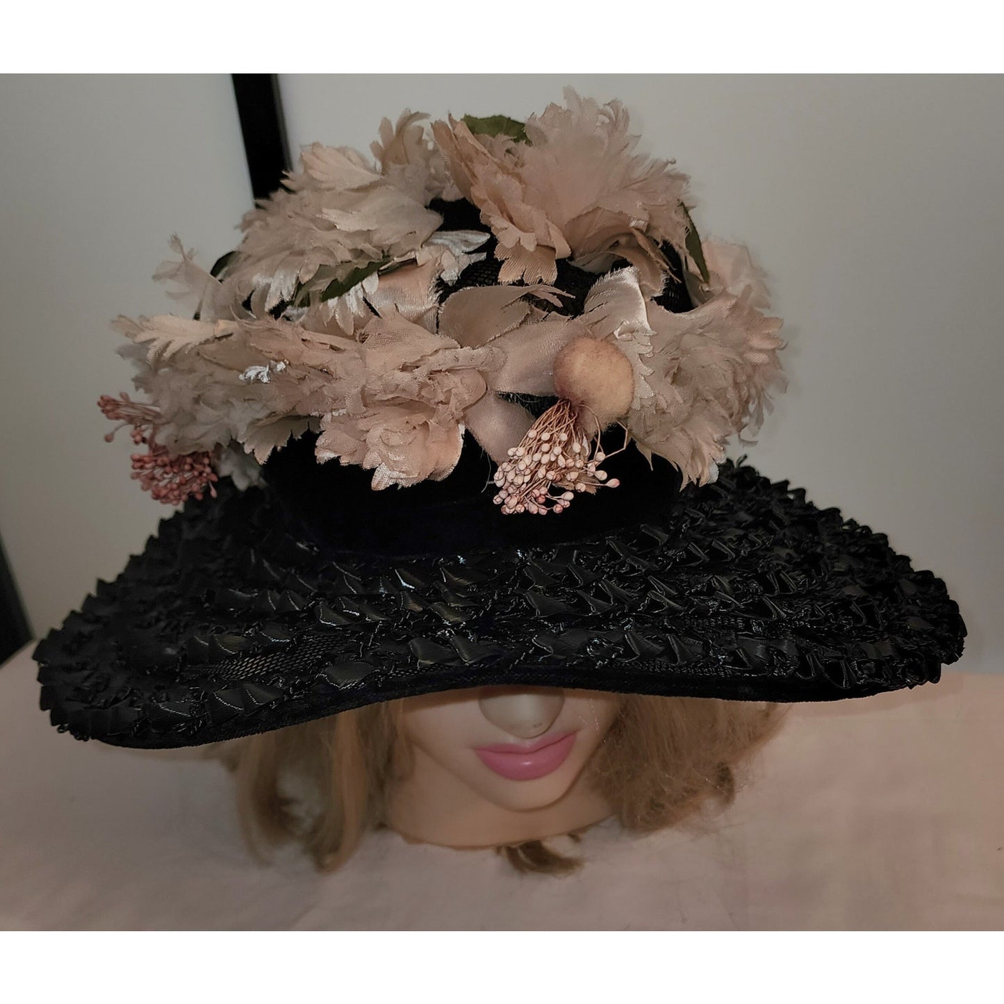 Vintage Platter Hat 1950s Large Black Straw Sun Hat Pink White Flowers Floral Mid Century 20.5 inches