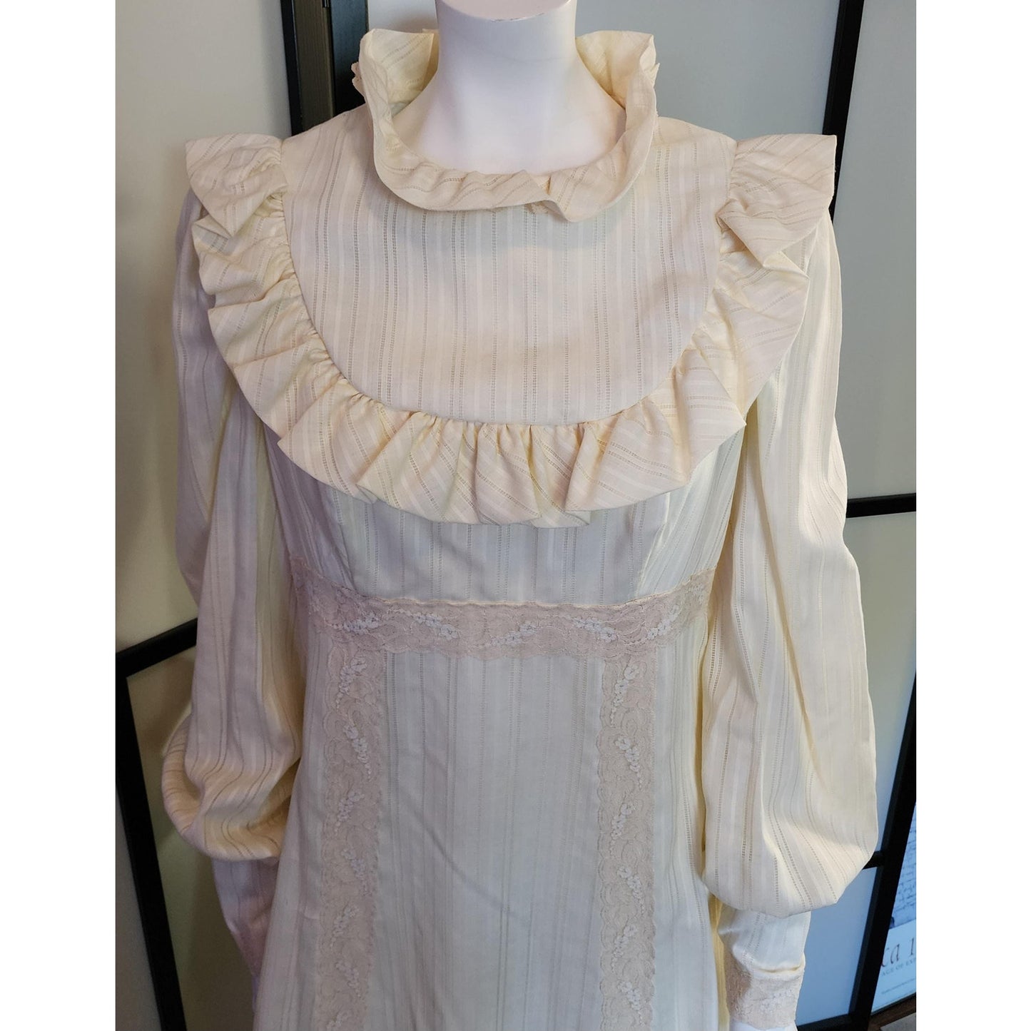 Vintage Cream Gown Long 1970s Ruffled Prairie Style Dress Lace Trim Boho Wedding Bridal M